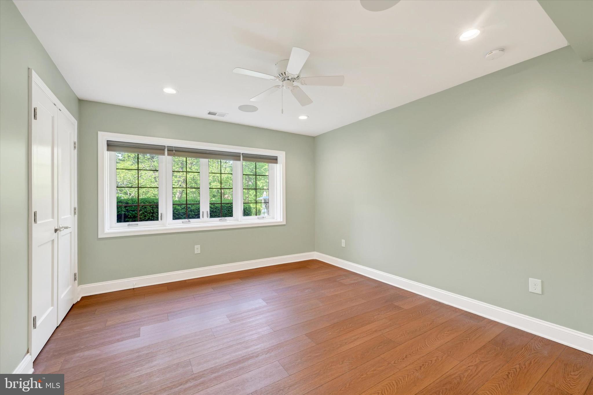 ROLAND PARK - Residential