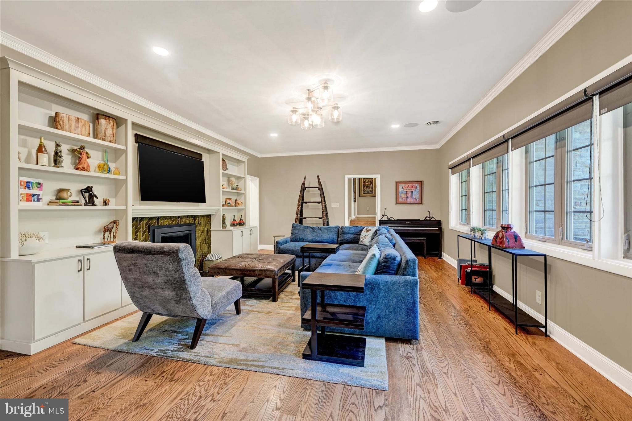 ROLAND PARK - Residential