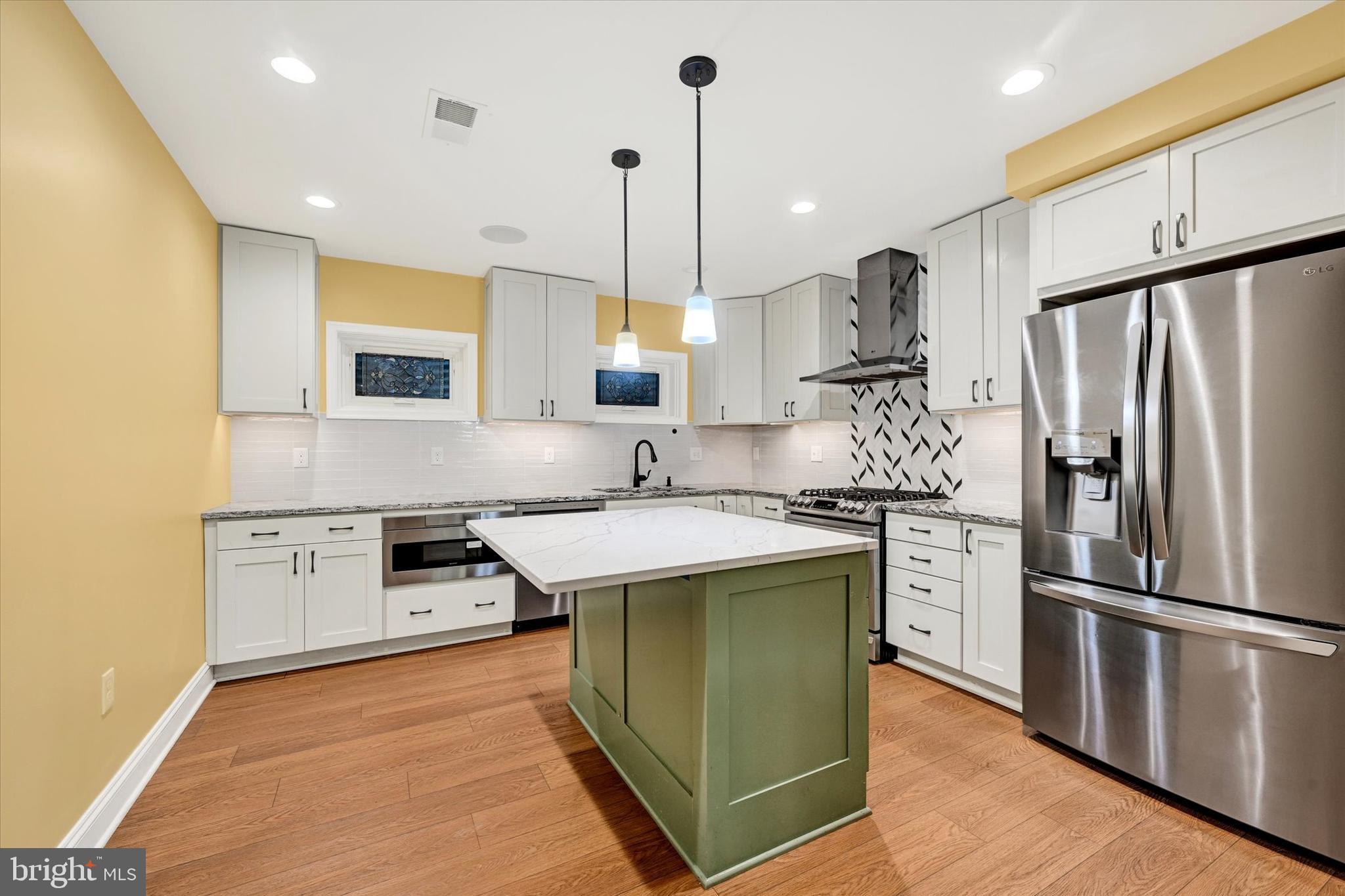 ROLAND PARK - Residential