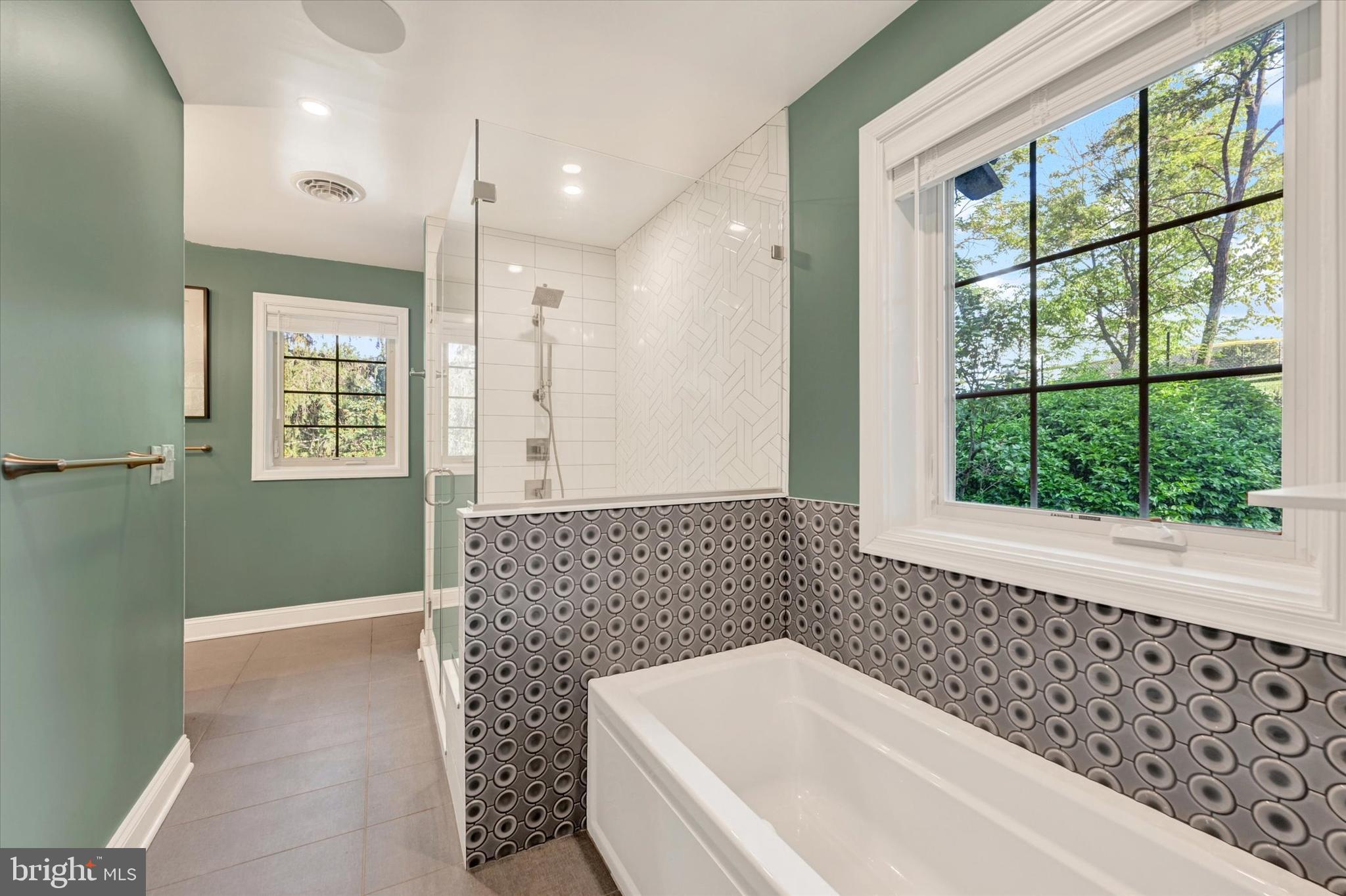 ROLAND PARK - Residential