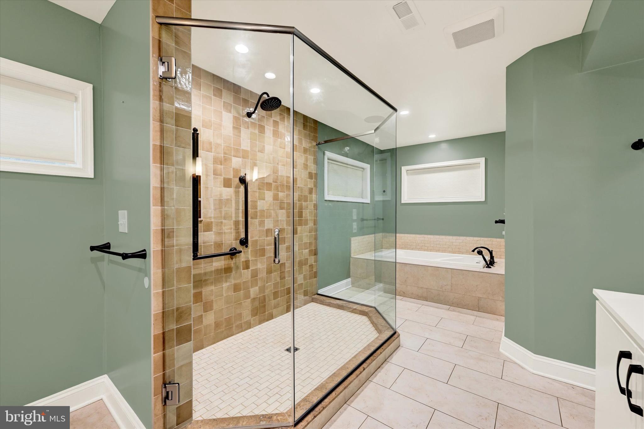 ROLAND PARK - Residential