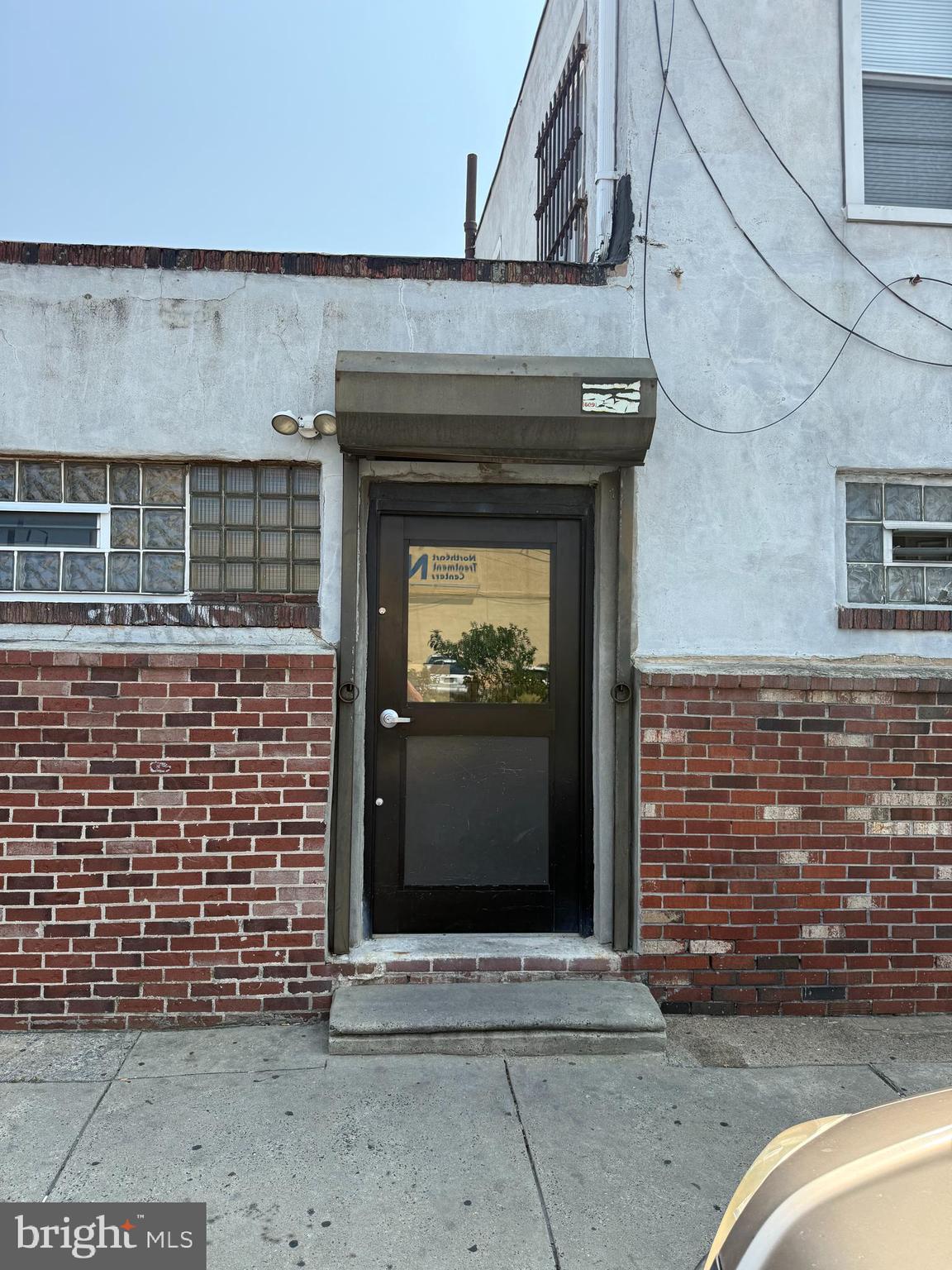 2221 BRIDGE STREET 00