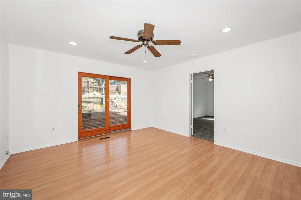 CONNECTICUT GARDENS - Residential