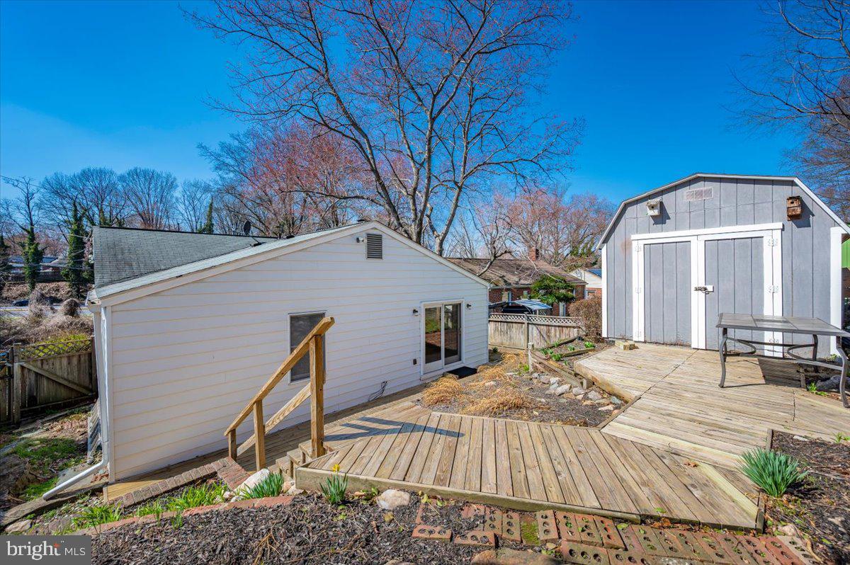 CONNECTICUT GARDENS - Residential