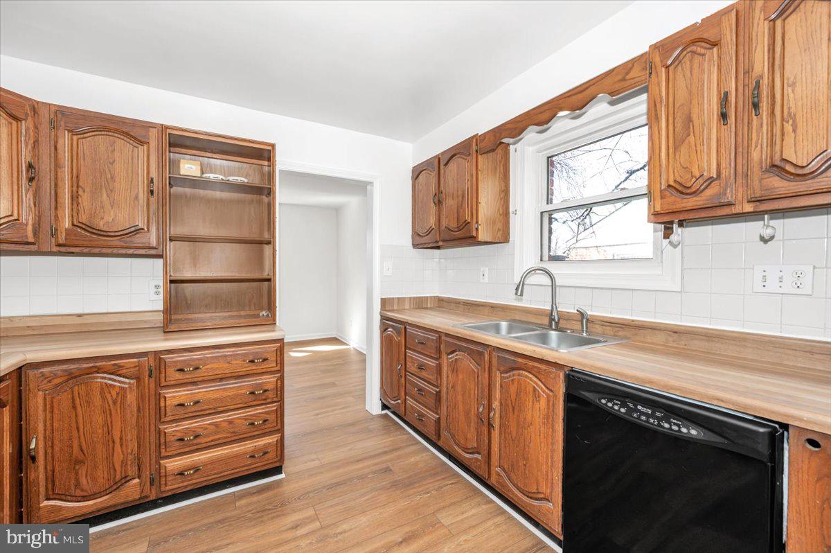 CONNECTICUT GARDENS - Residential