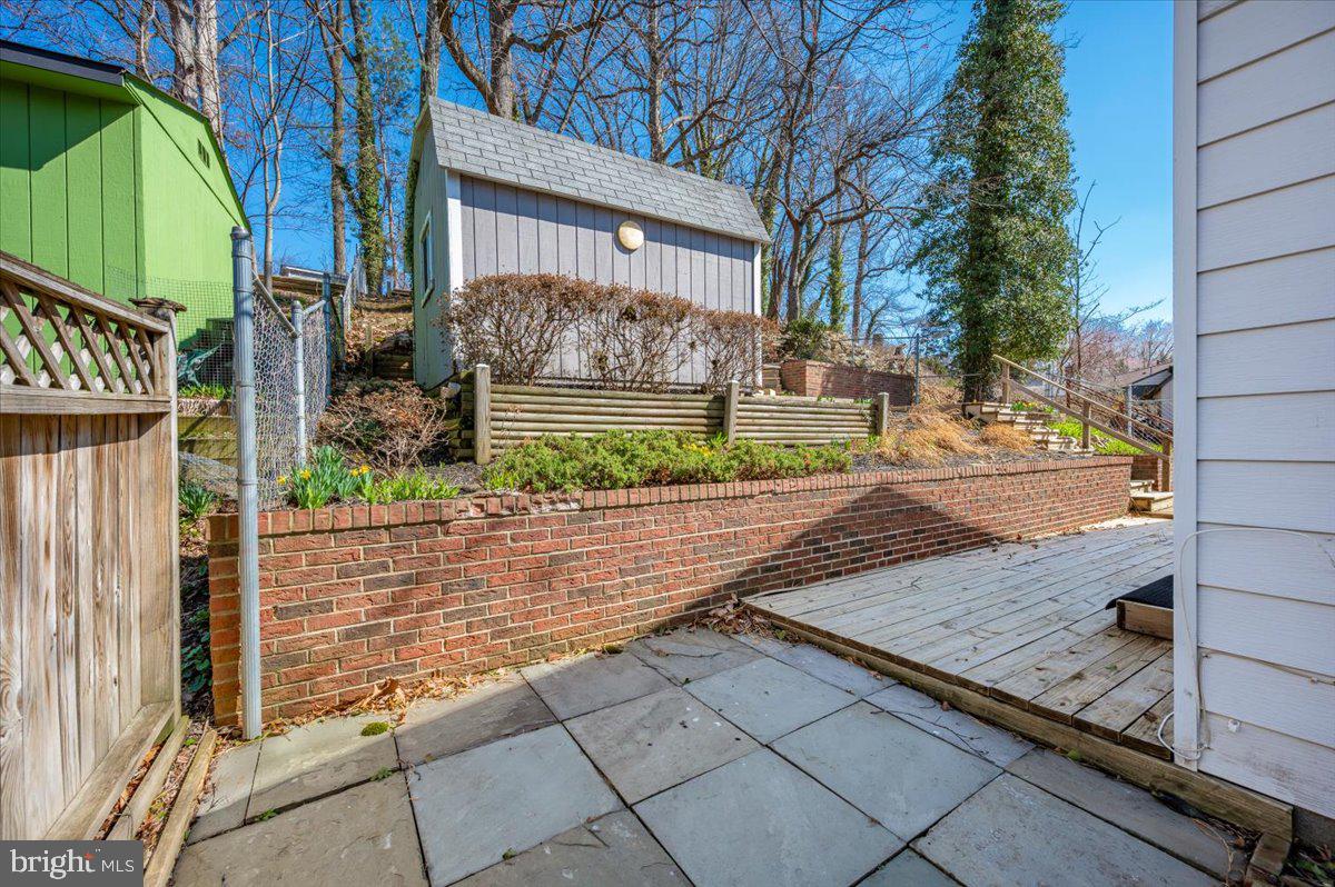 CONNECTICUT GARDENS - Residential