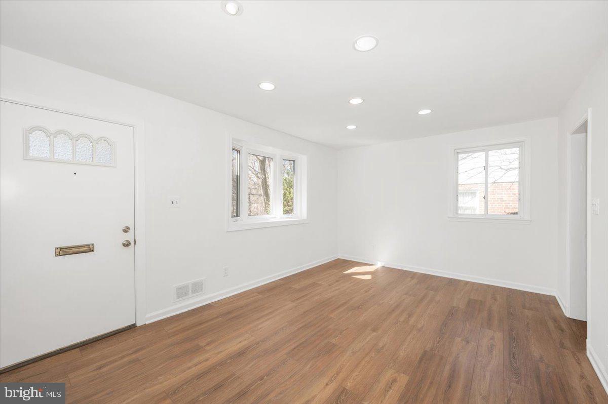 CONNECTICUT GARDENS - Residential