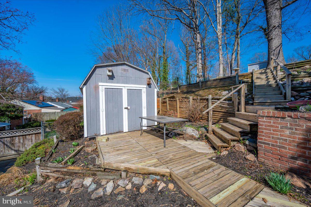 CONNECTICUT GARDENS - Residential