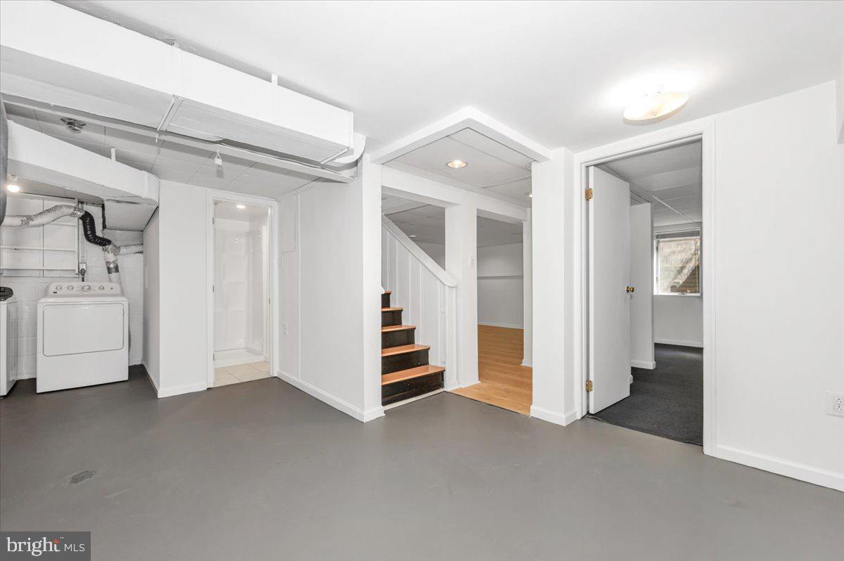 CONNECTICUT GARDENS - Residential