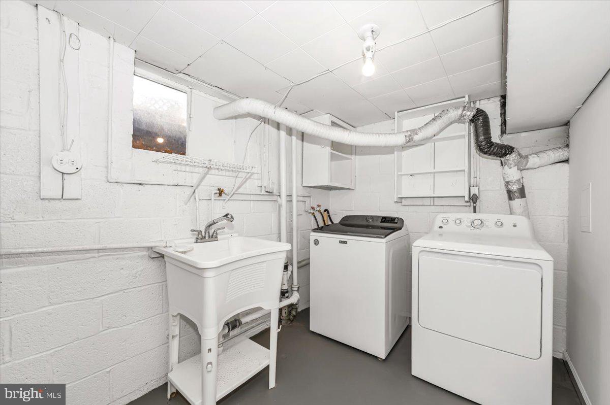 CONNECTICUT GARDENS - Residential