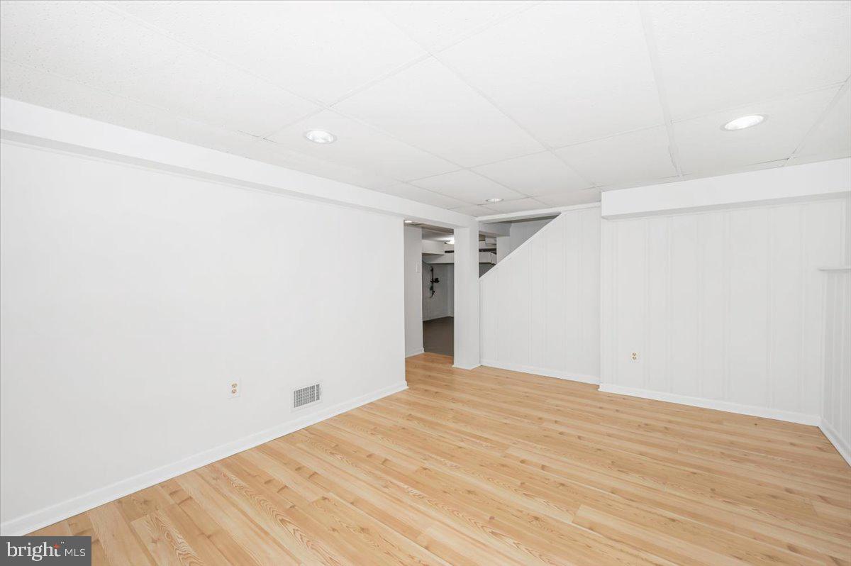 CONNECTICUT GARDENS - Residential