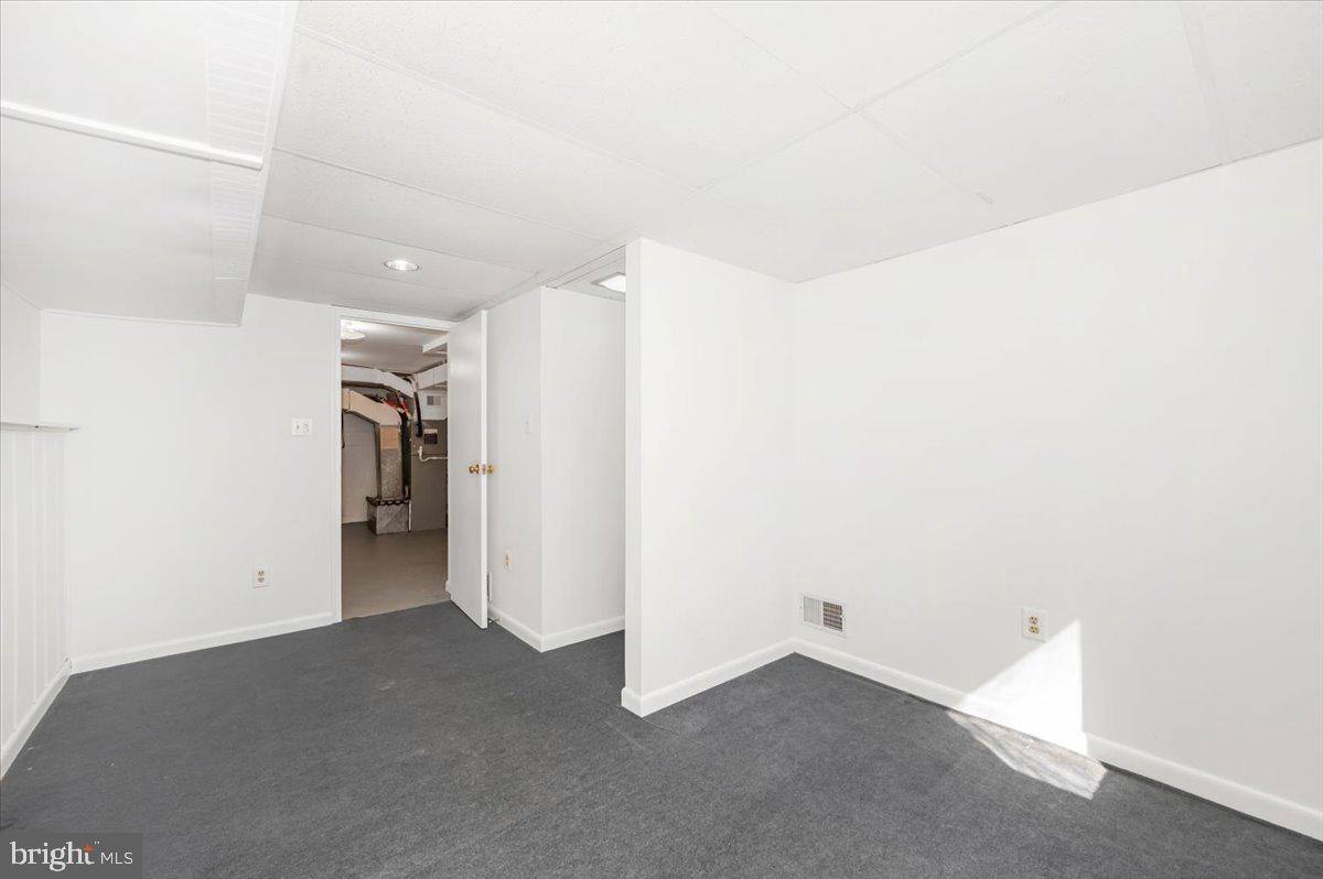 CONNECTICUT GARDENS - Residential