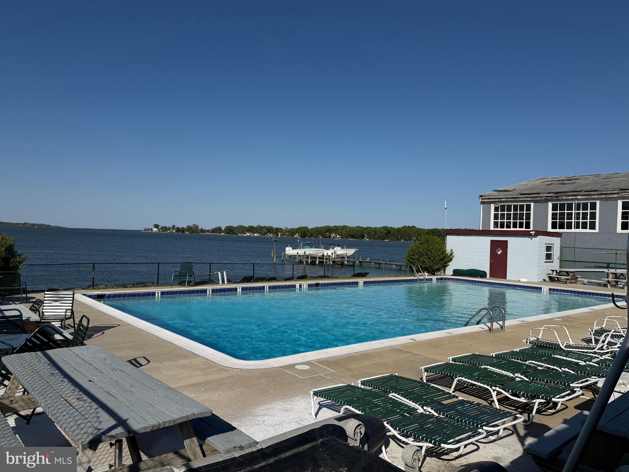WEST RIVER YACHT HARBOUR - Residential