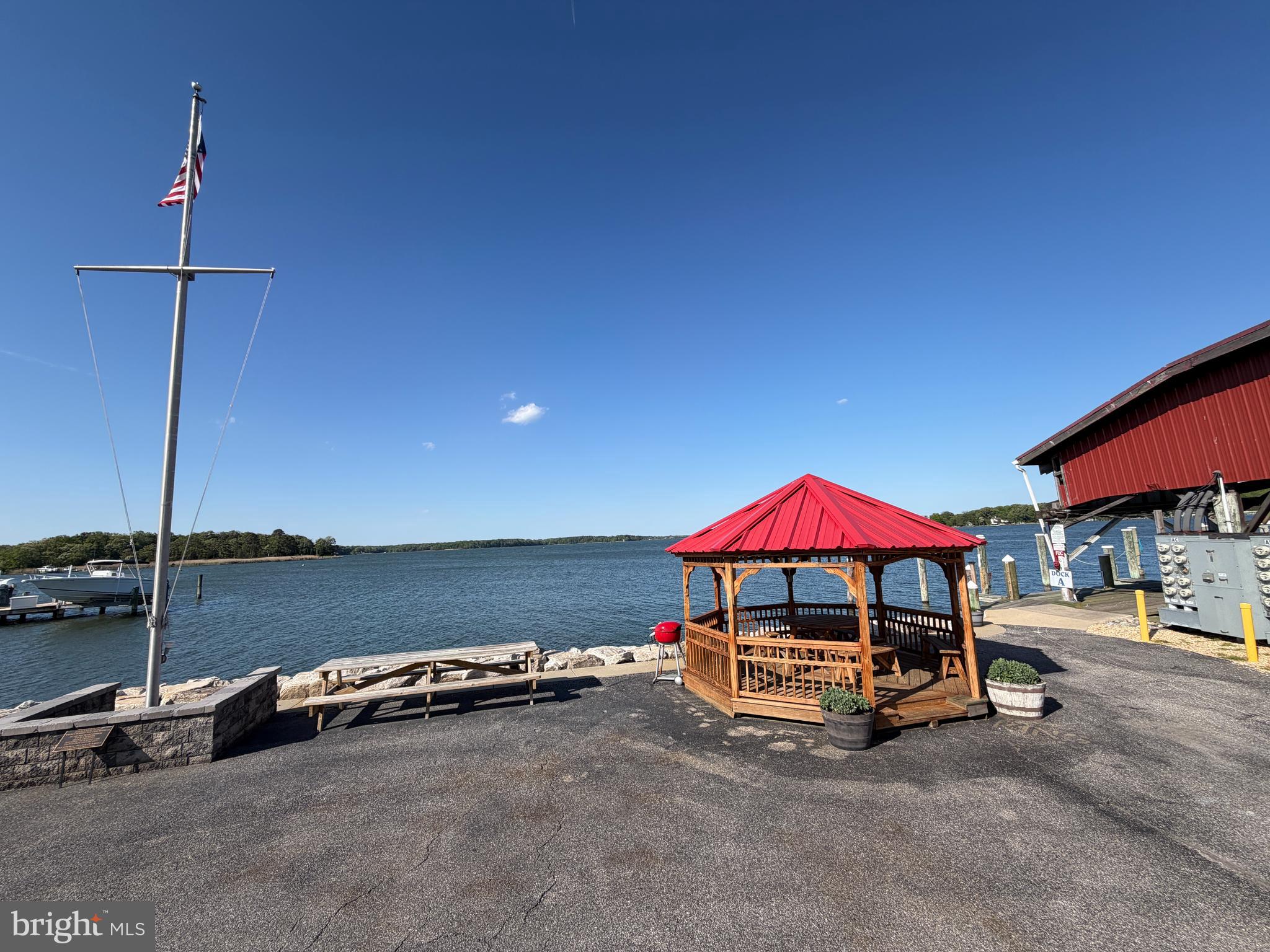 WEST RIVER YACHT HARBOUR - Residential