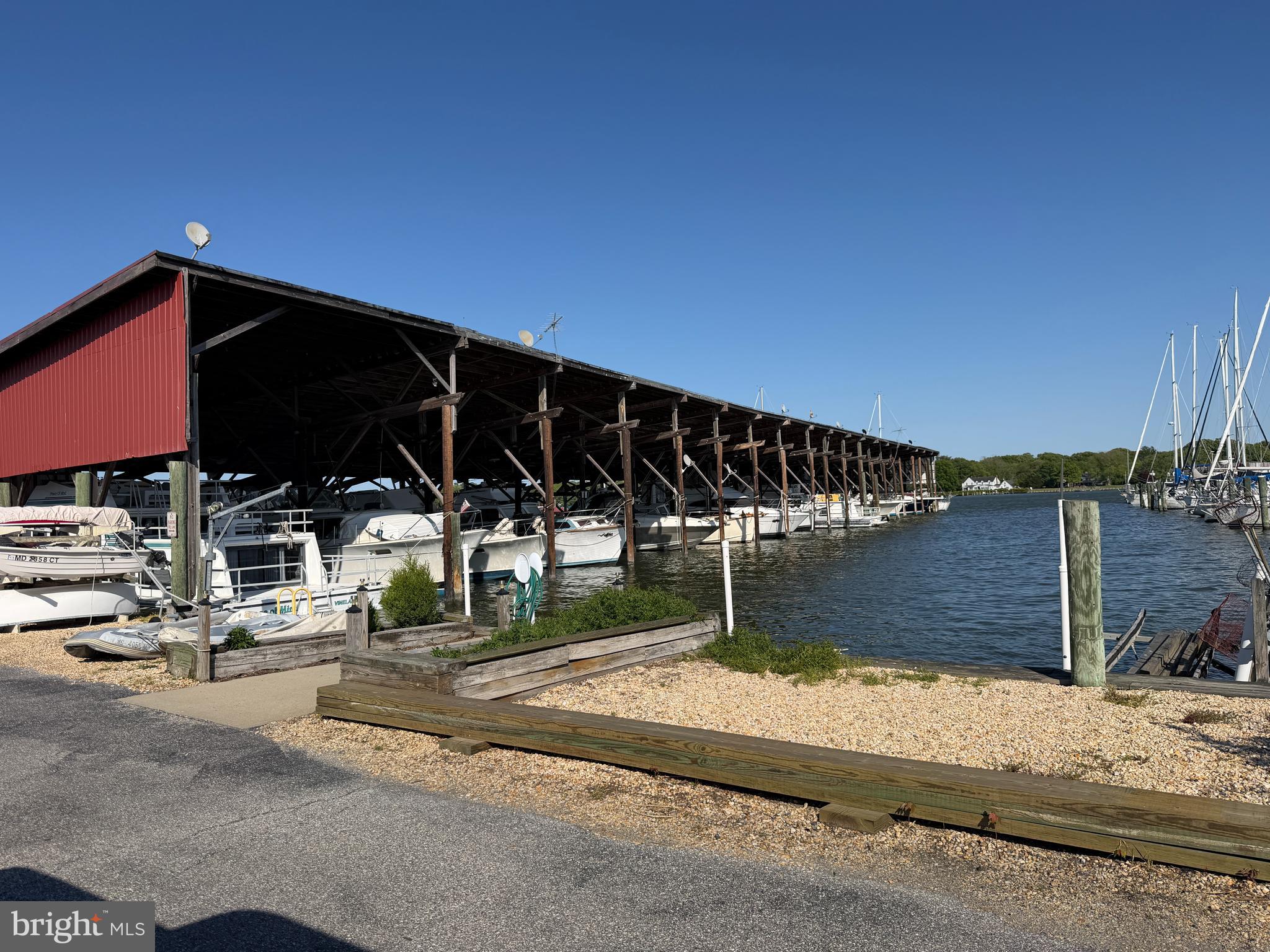 WEST RIVER YACHT HARBOUR - Residential