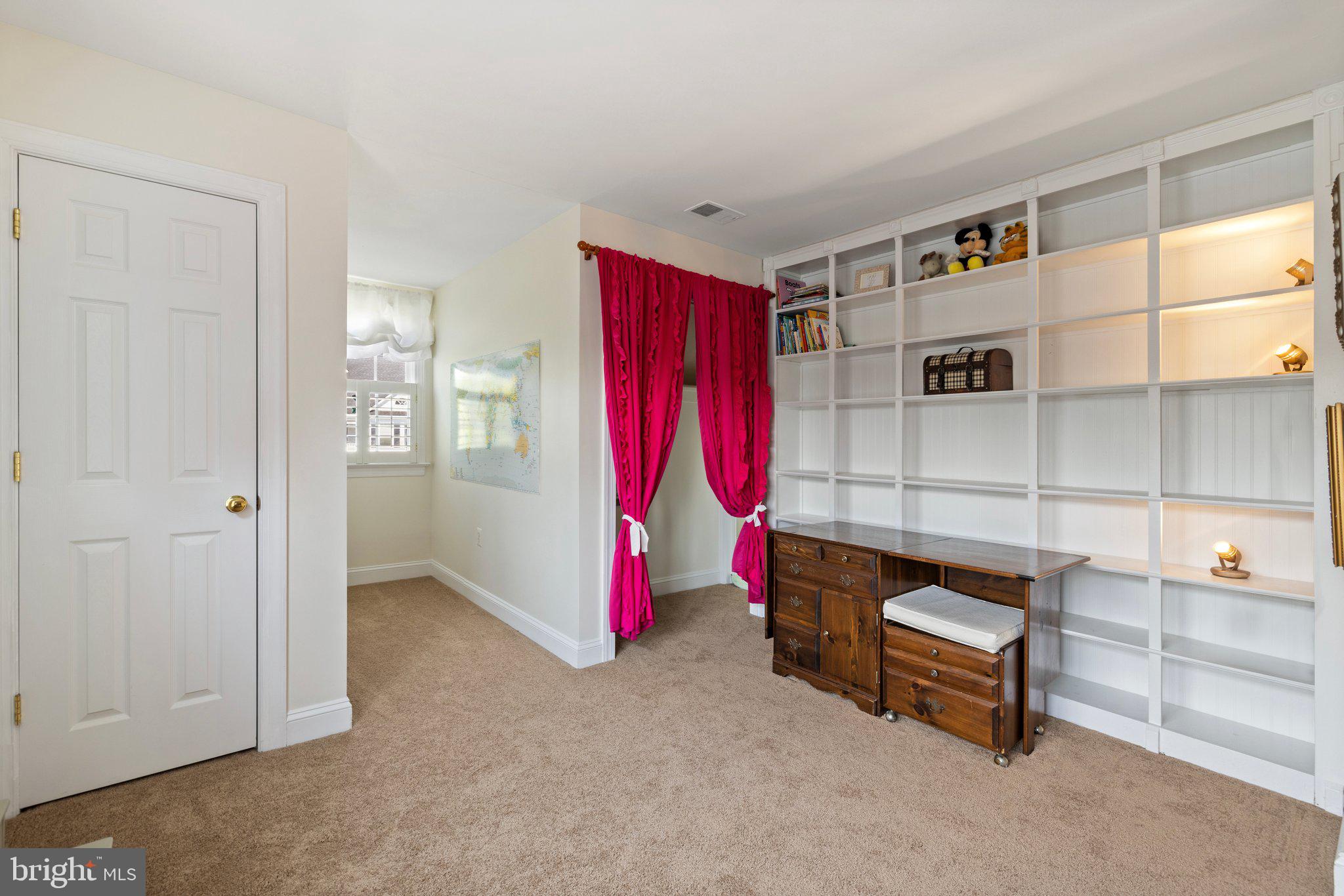 WATERFORD MEADOWS - Residential