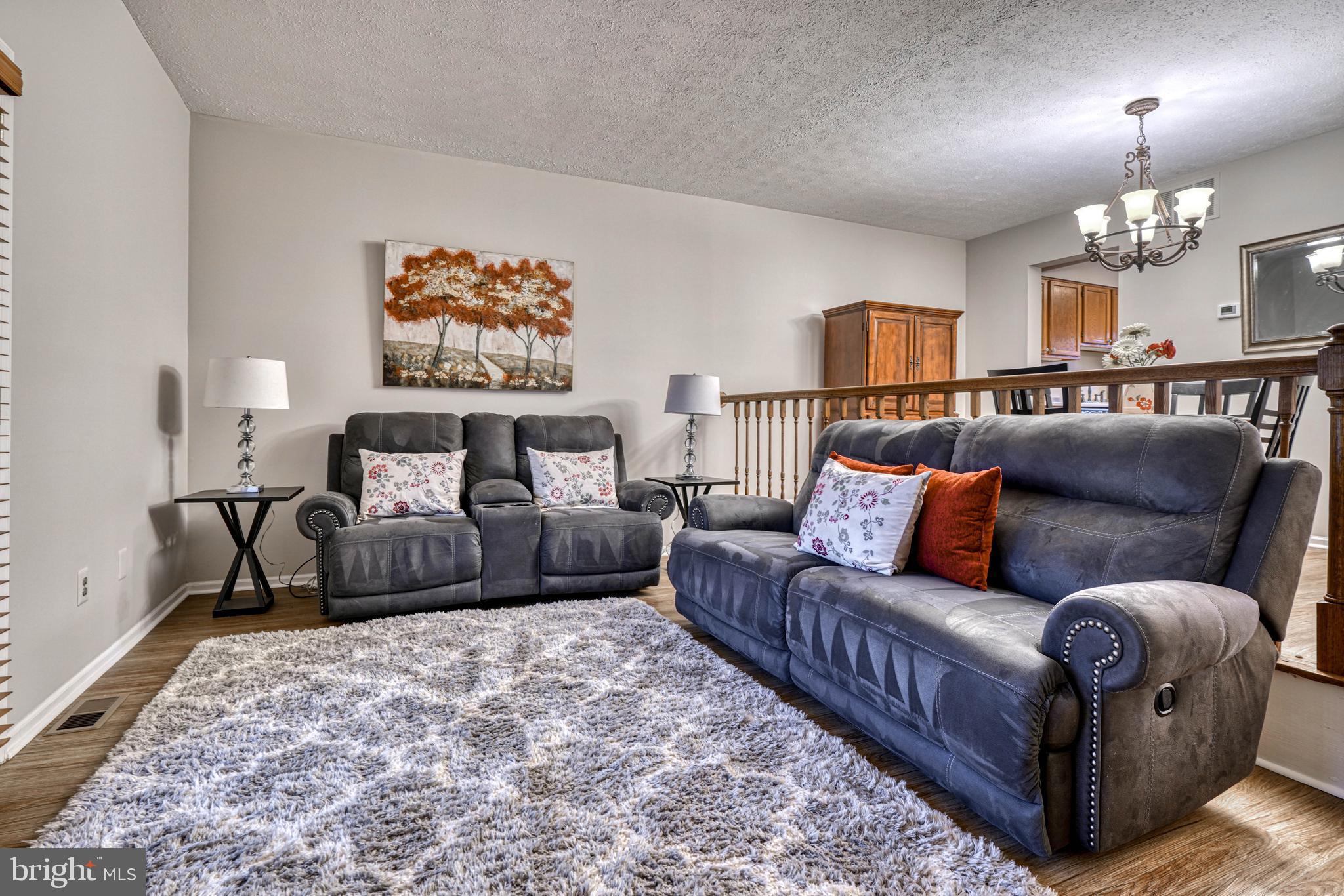 SEVEN COURTS - Residential