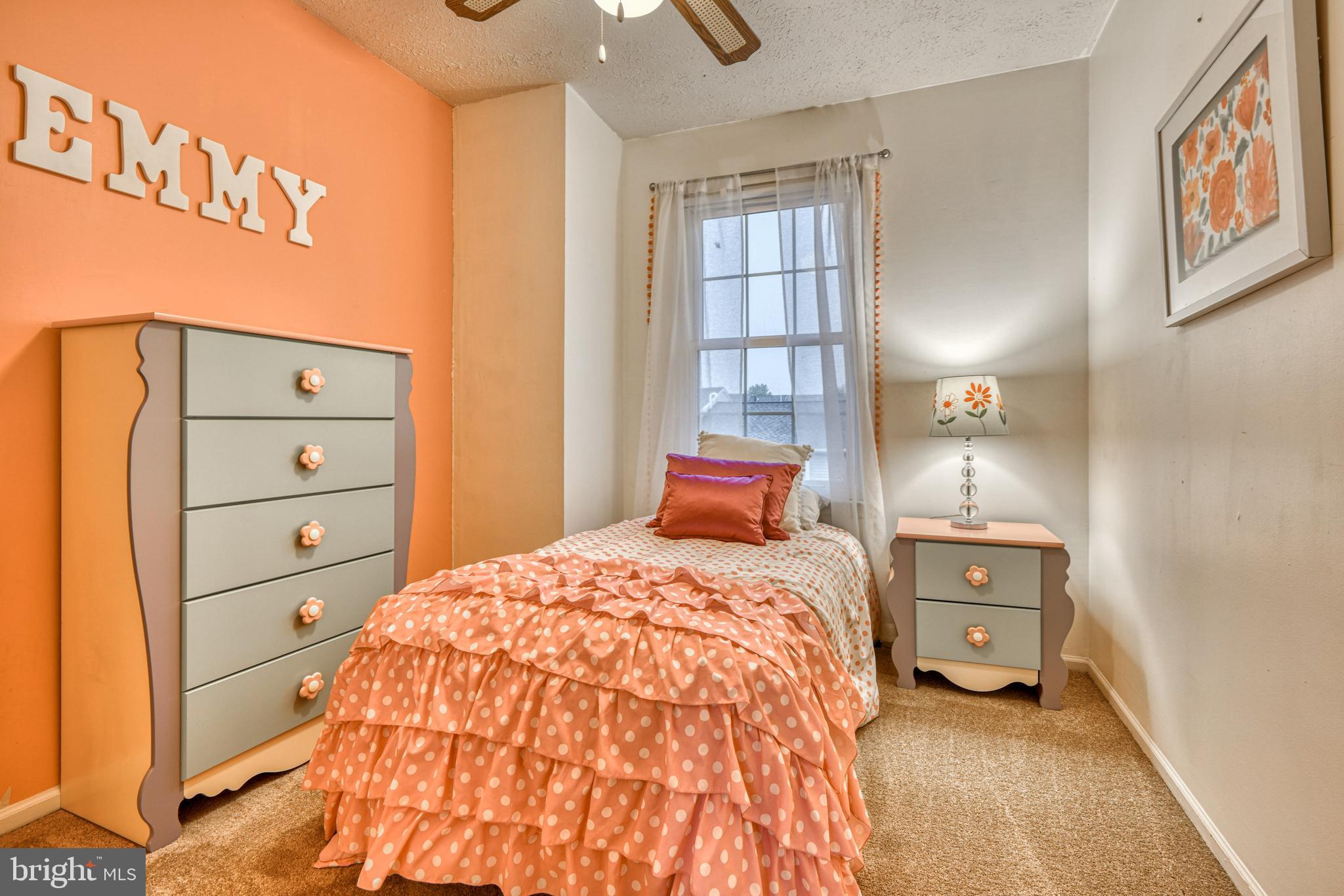 SEVEN COURTS - Residential