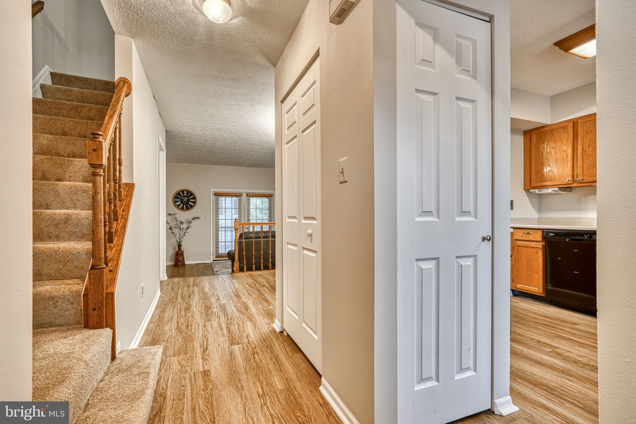 SEVEN COURTS - Residential