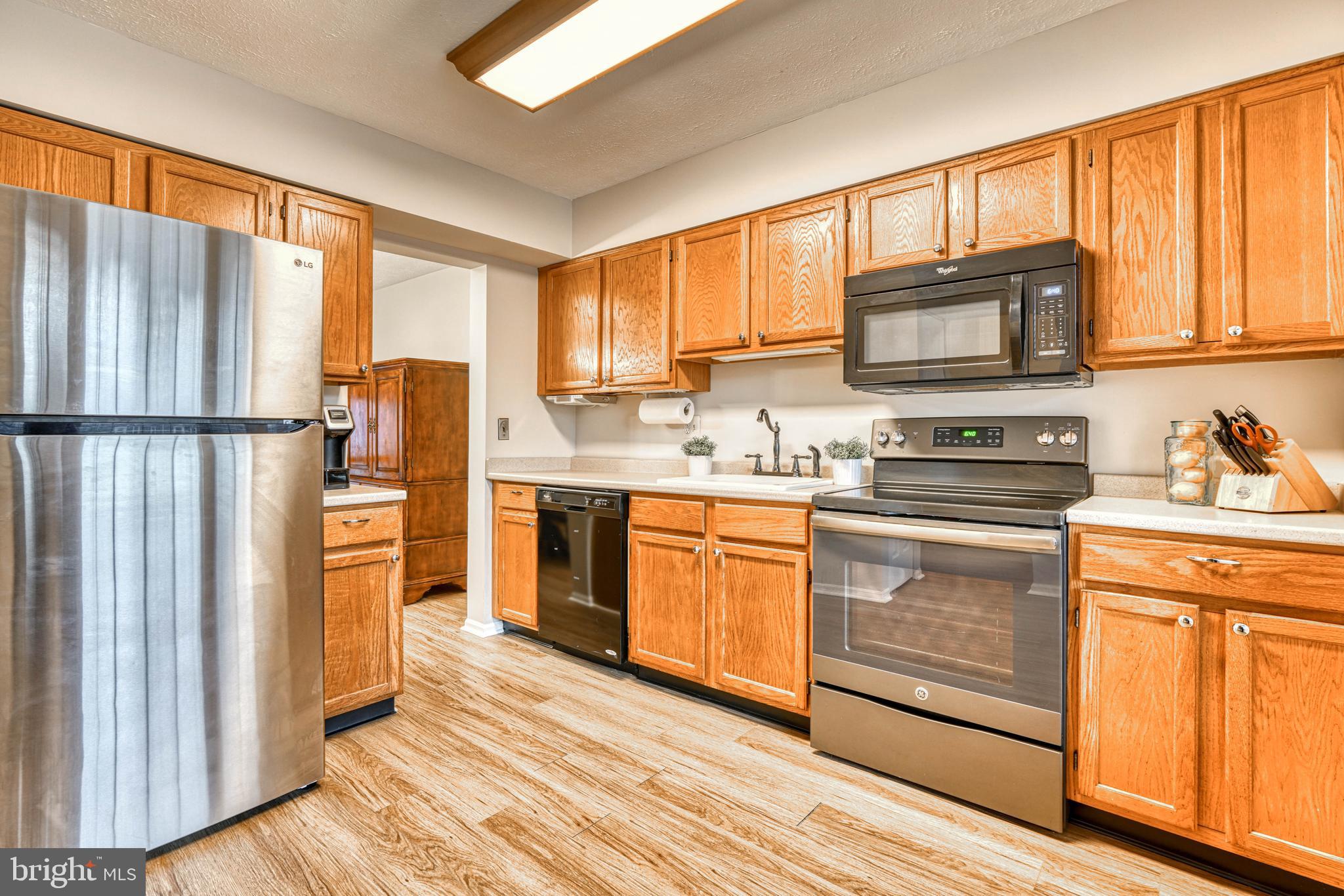 SEVEN COURTS - Residential