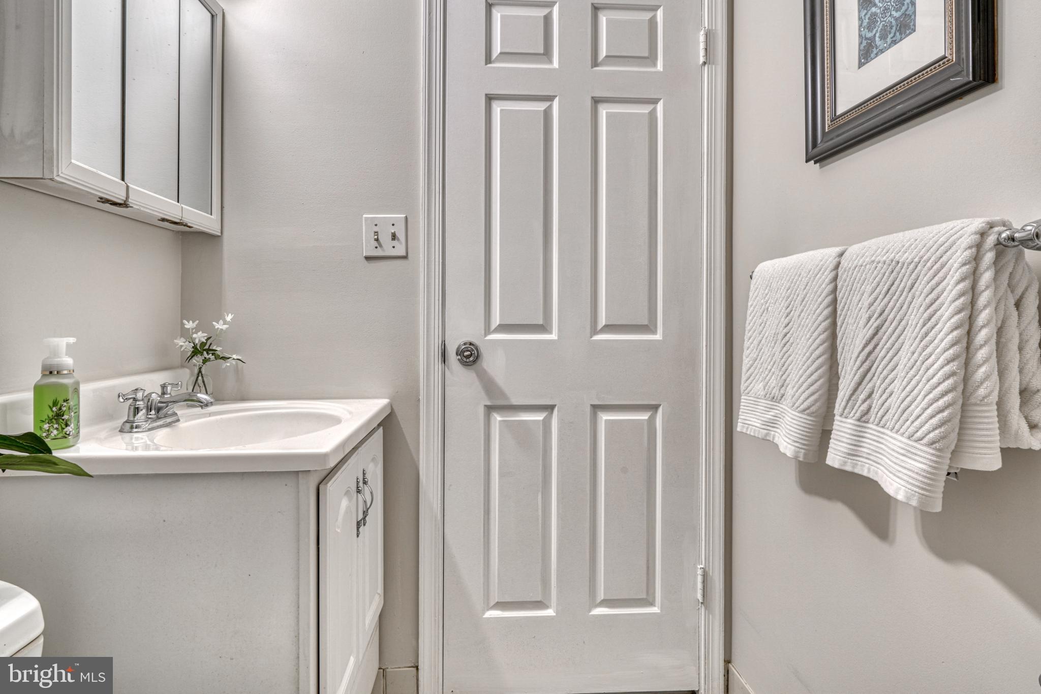 SEVEN COURTS - Residential