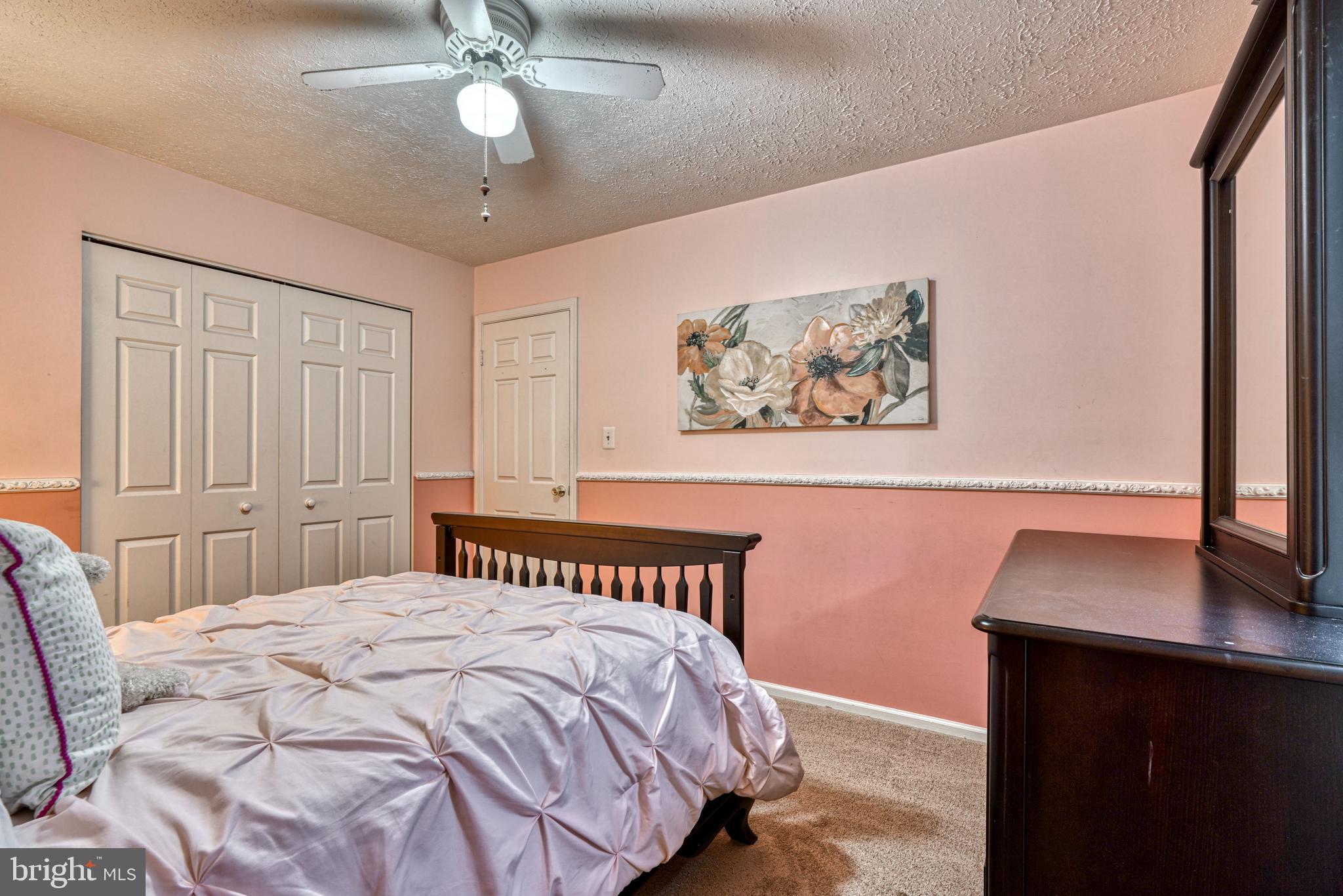 SEVEN COURTS - Residential