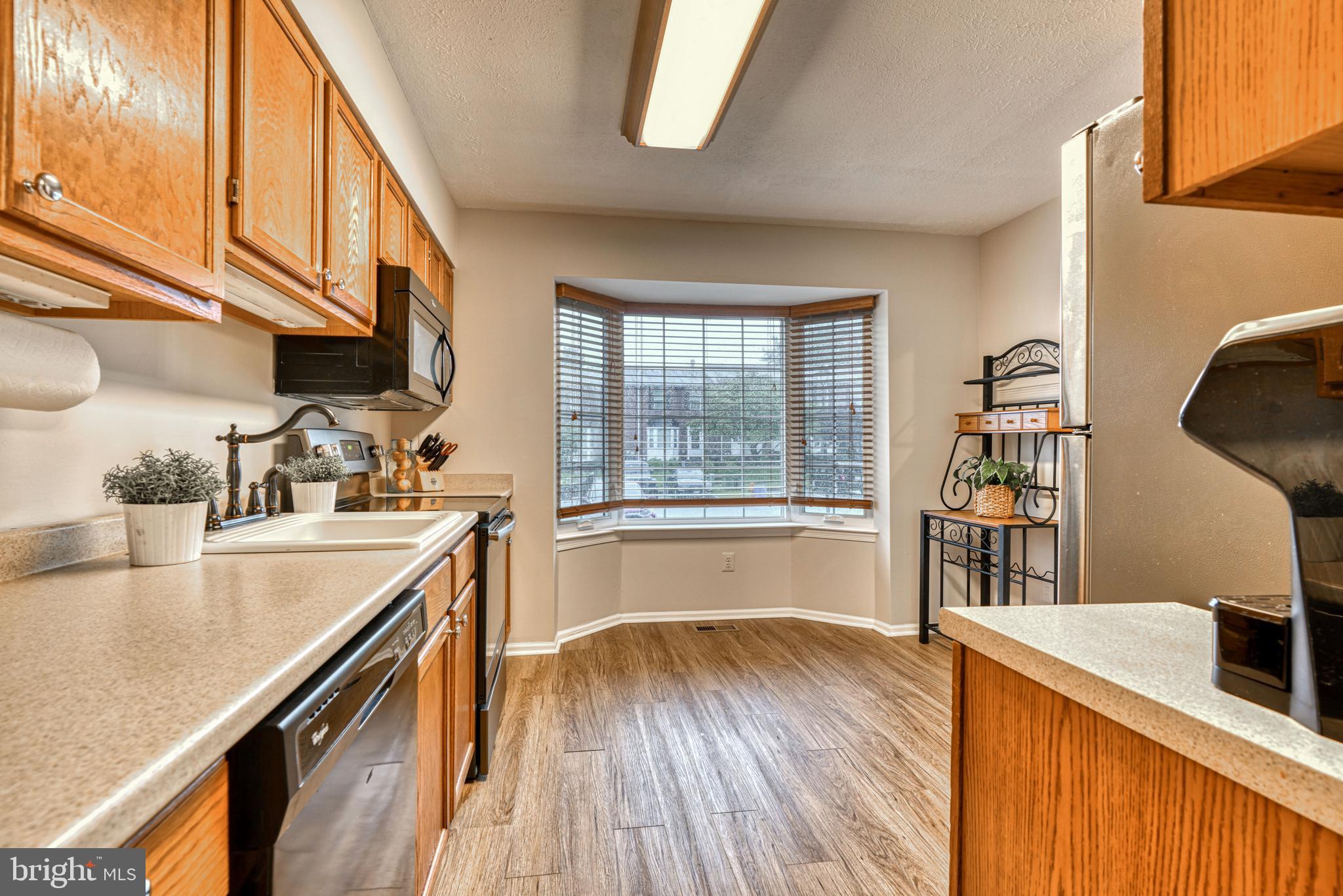 SEVEN COURTS - Residential