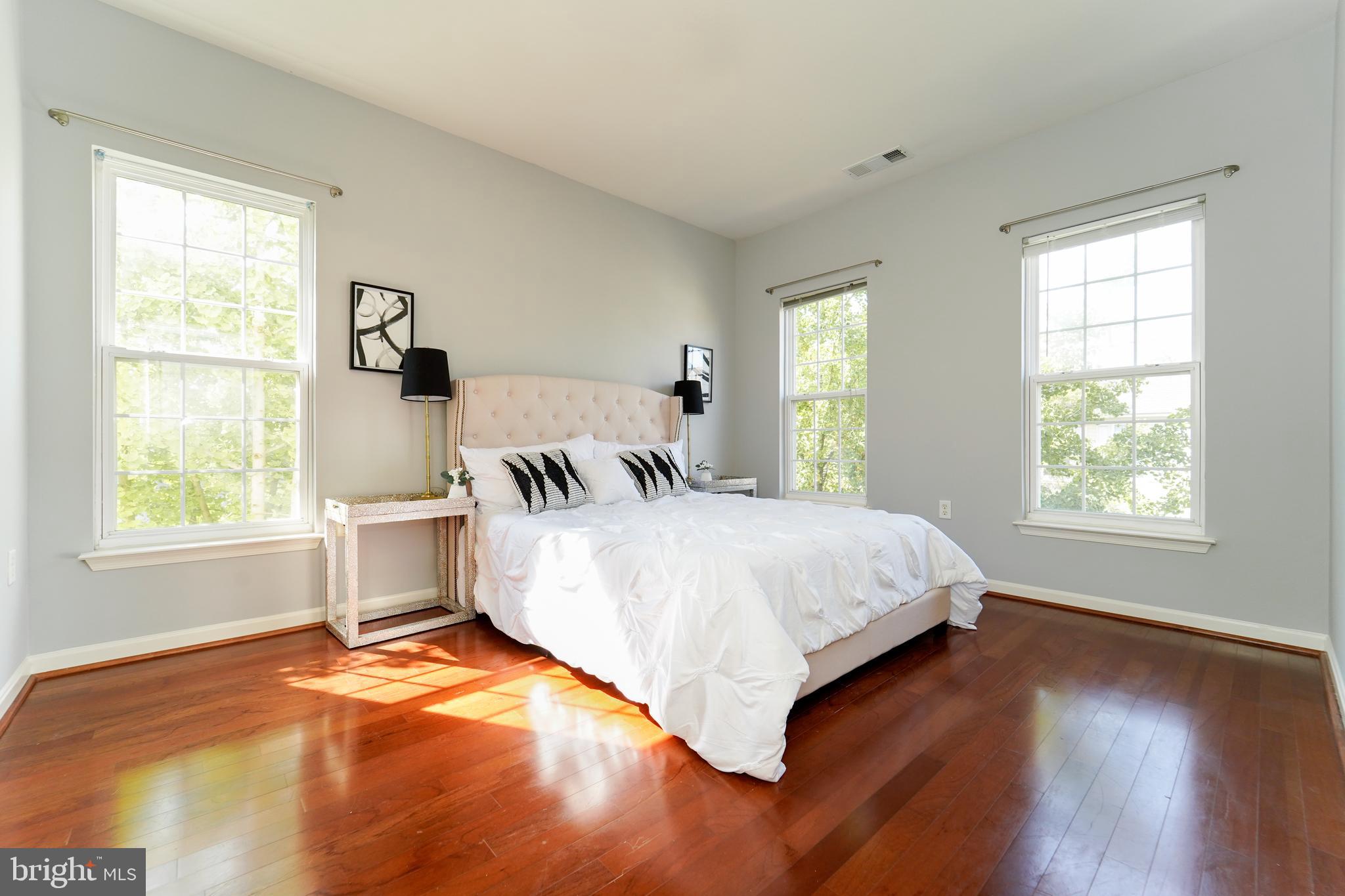 HIGH POINTE AT JEFFERSON PARK - Residential