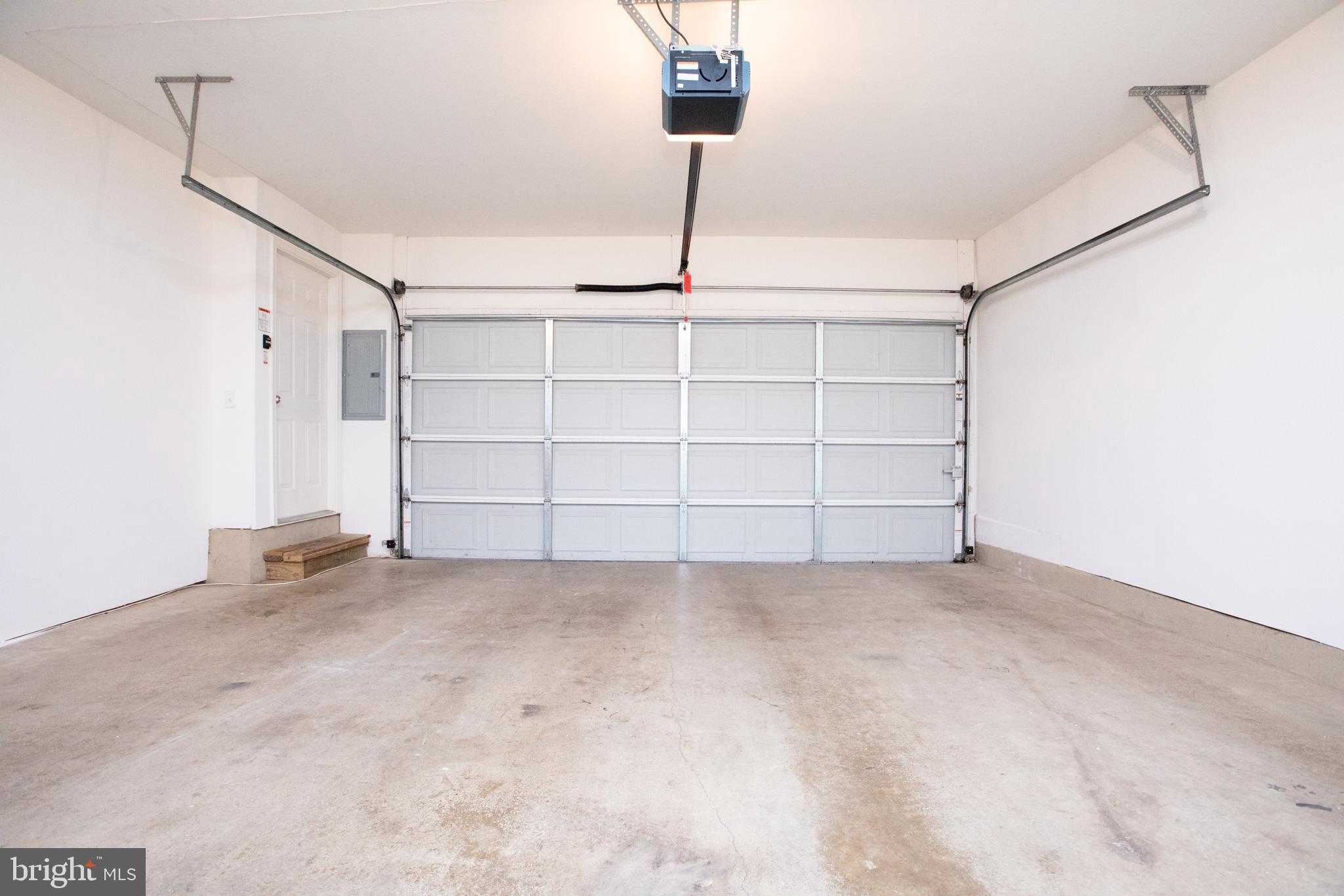 HIGH POINTE AT JEFFERSON PARK - Residential