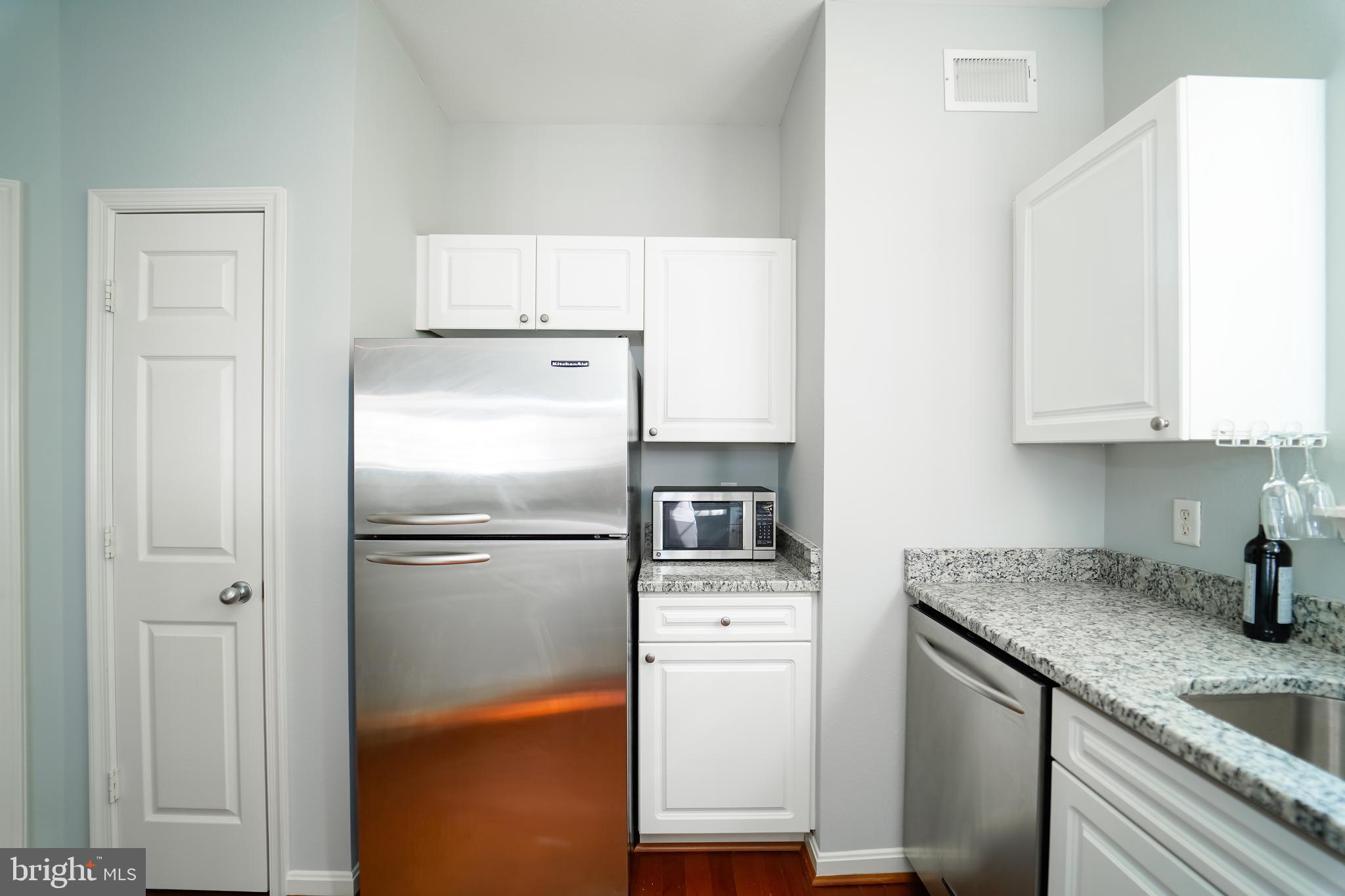 HIGH POINTE AT JEFFERSON PARK - Residential