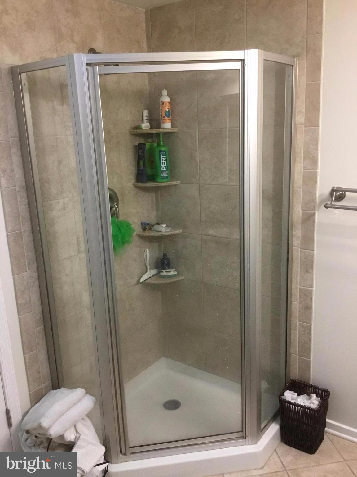 HERITAGE WOODS - Residential Lease