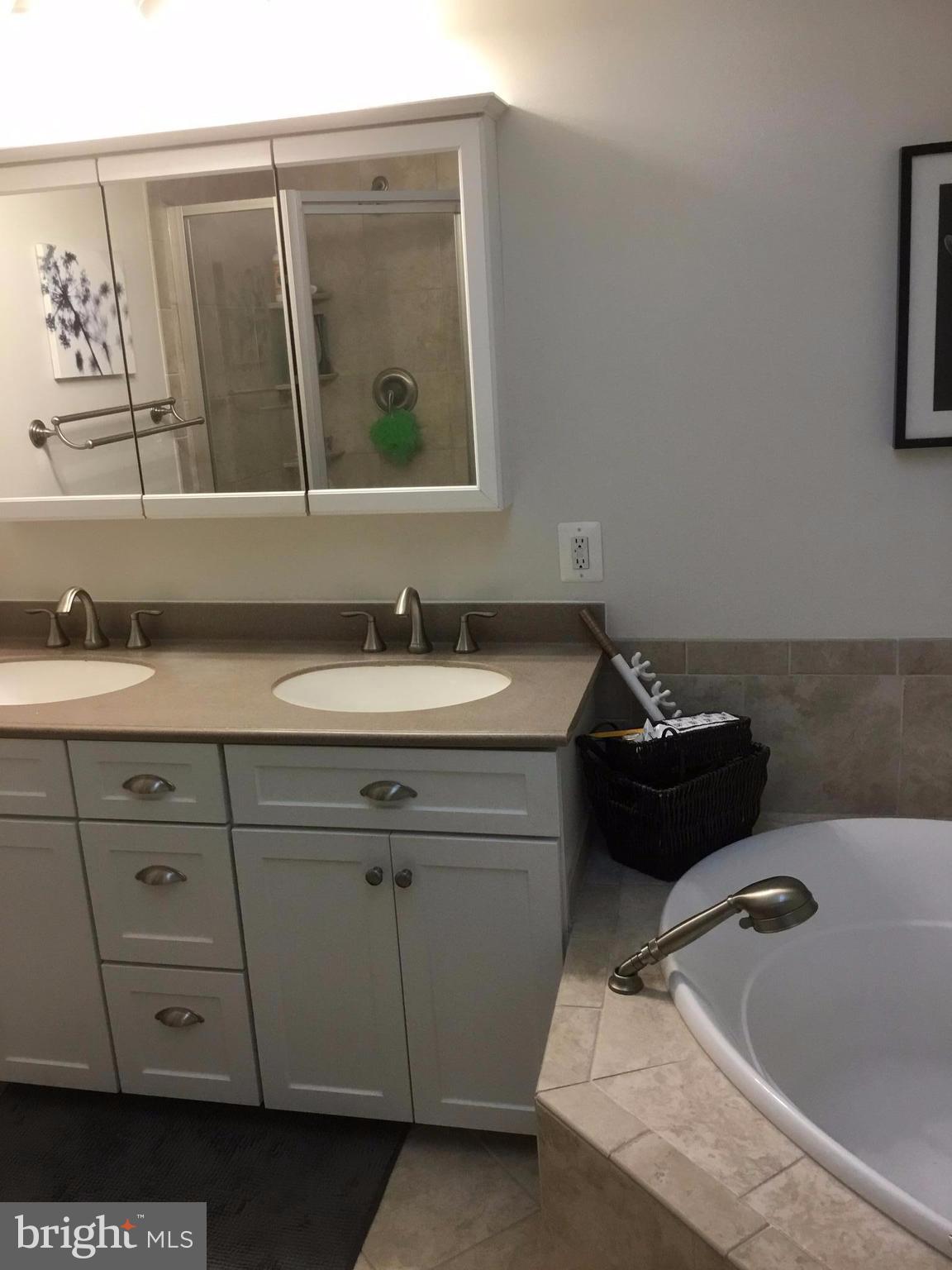 HERITAGE WOODS - Residential Lease