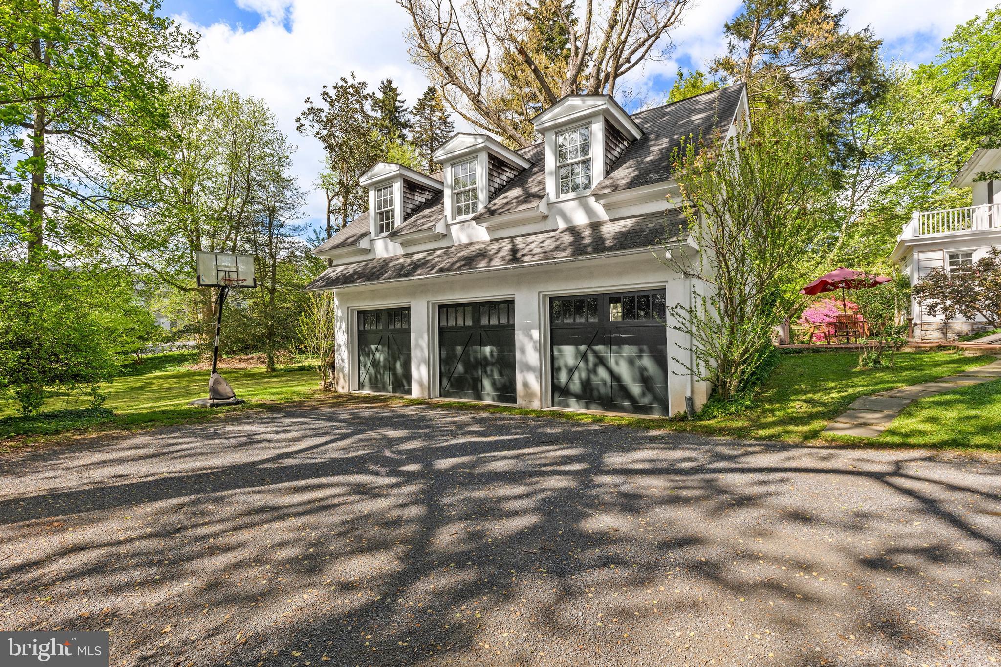 SCHOOL LANE HILLS - Residential