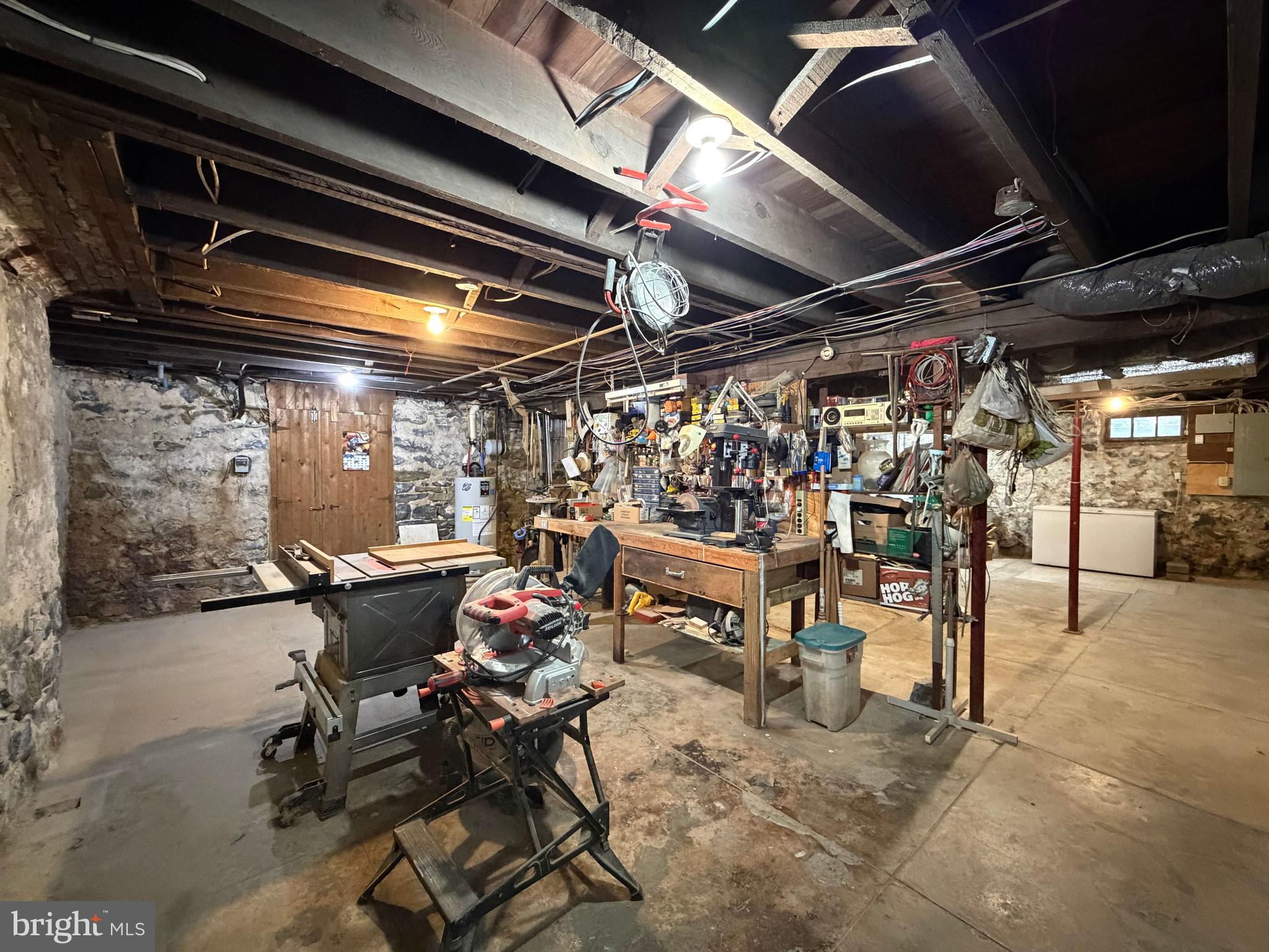 SCHOOL LANE HILLS - Residential