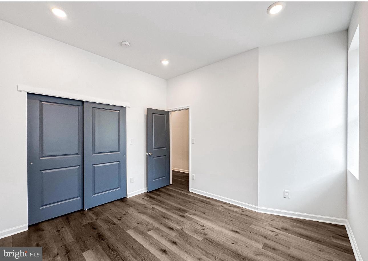 2028 W WESTMORELAND STREET 1