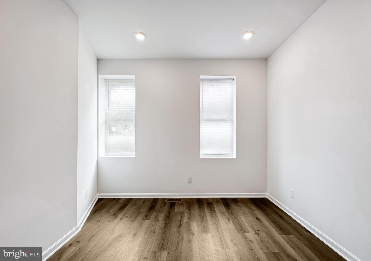 2028 W WESTMORELAND STREET 1