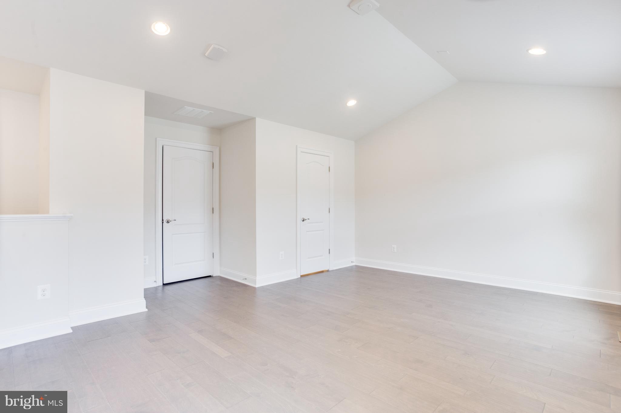 DISCOVERY SQUARE - Residential Lease