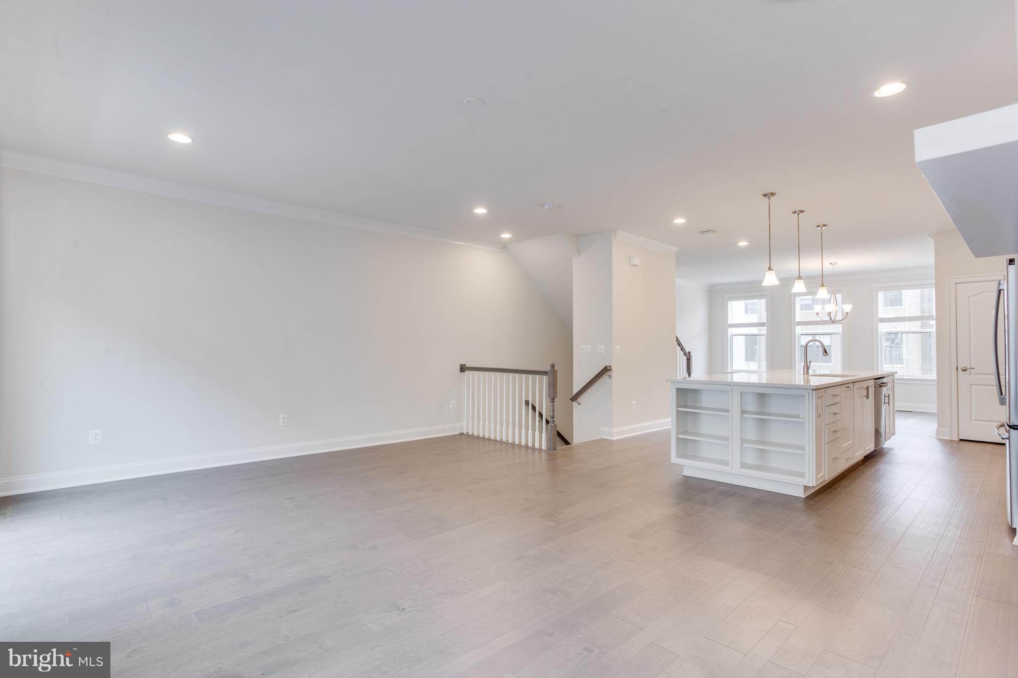 DISCOVERY SQUARE - Residential Lease