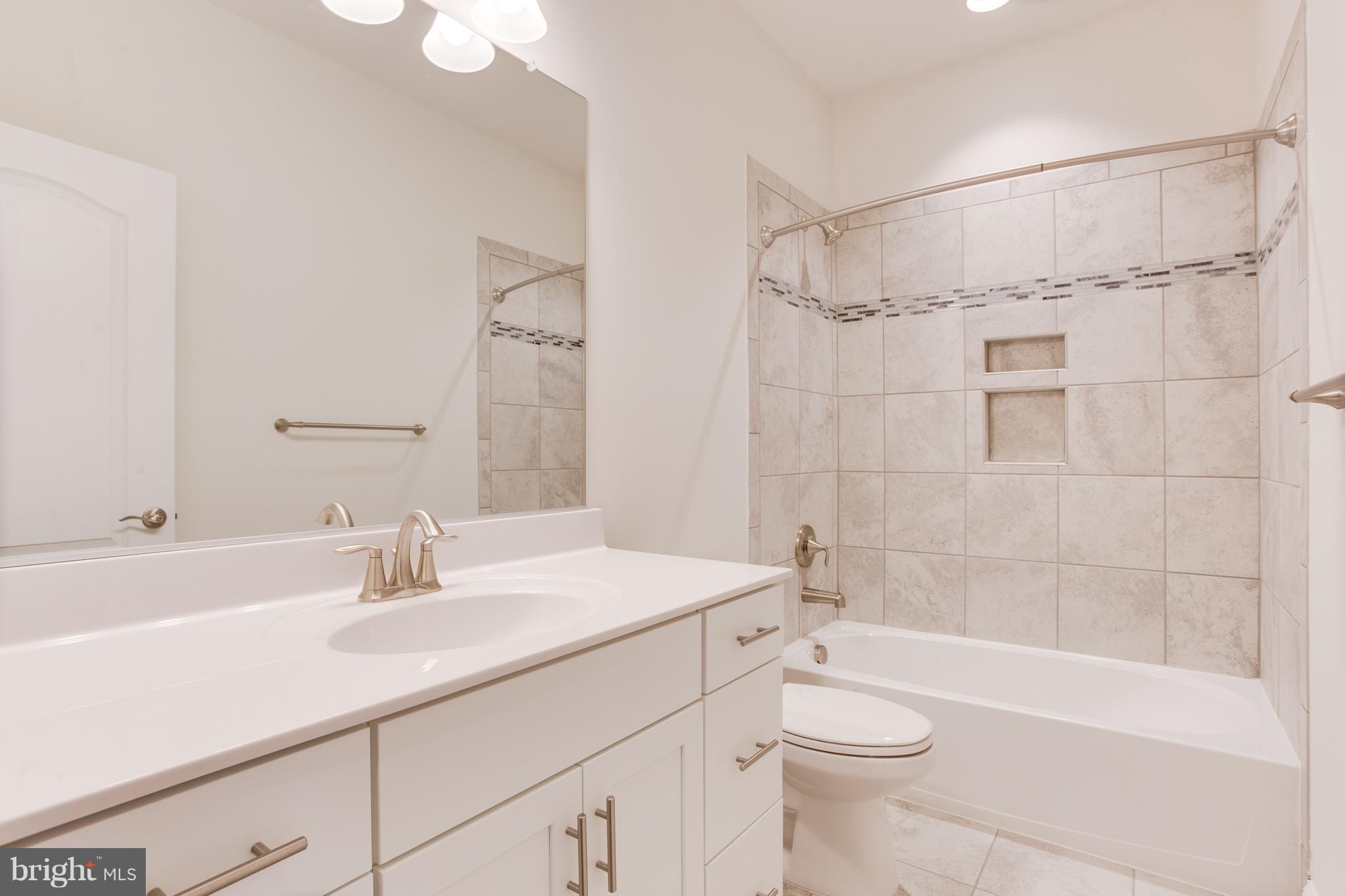 DISCOVERY SQUARE - Residential Lease