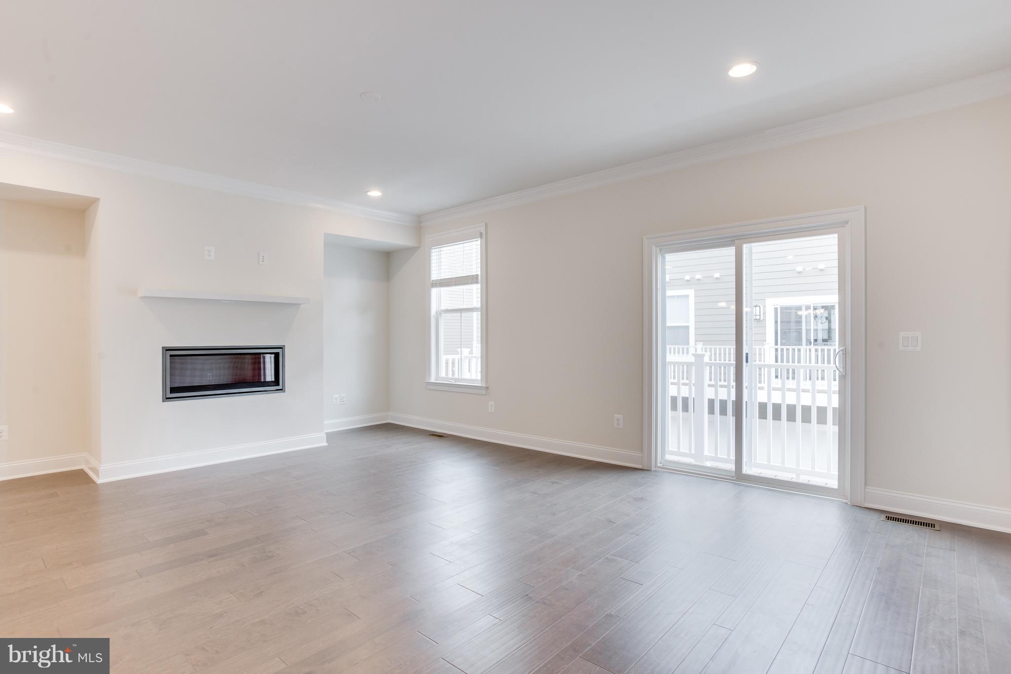 DISCOVERY SQUARE - Residential Lease