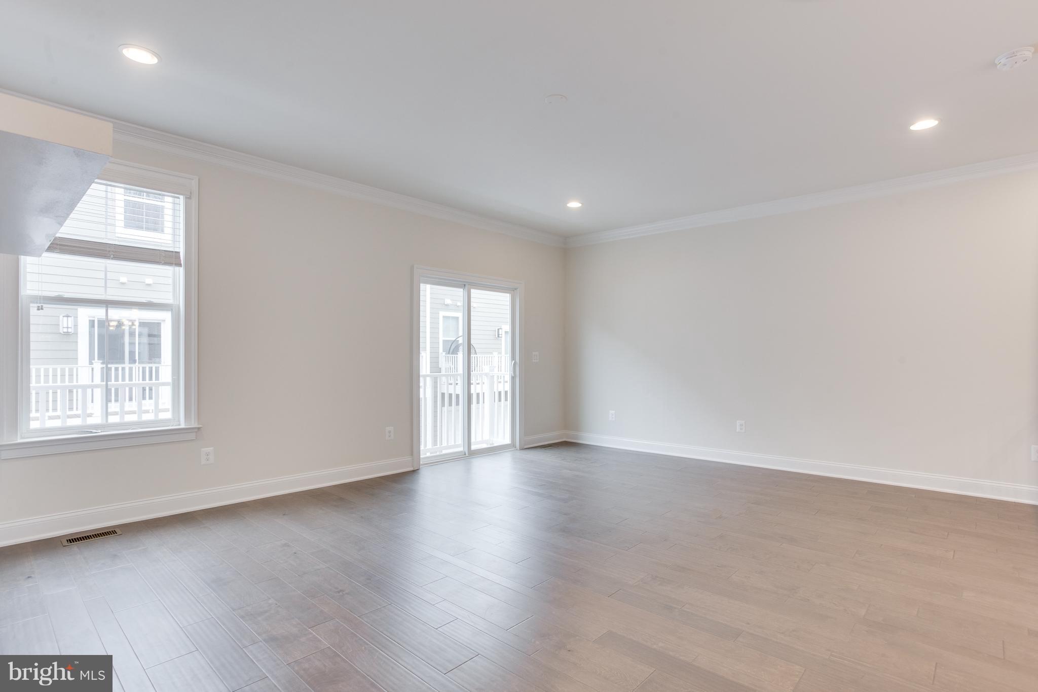 DISCOVERY SQUARE - Residential Lease