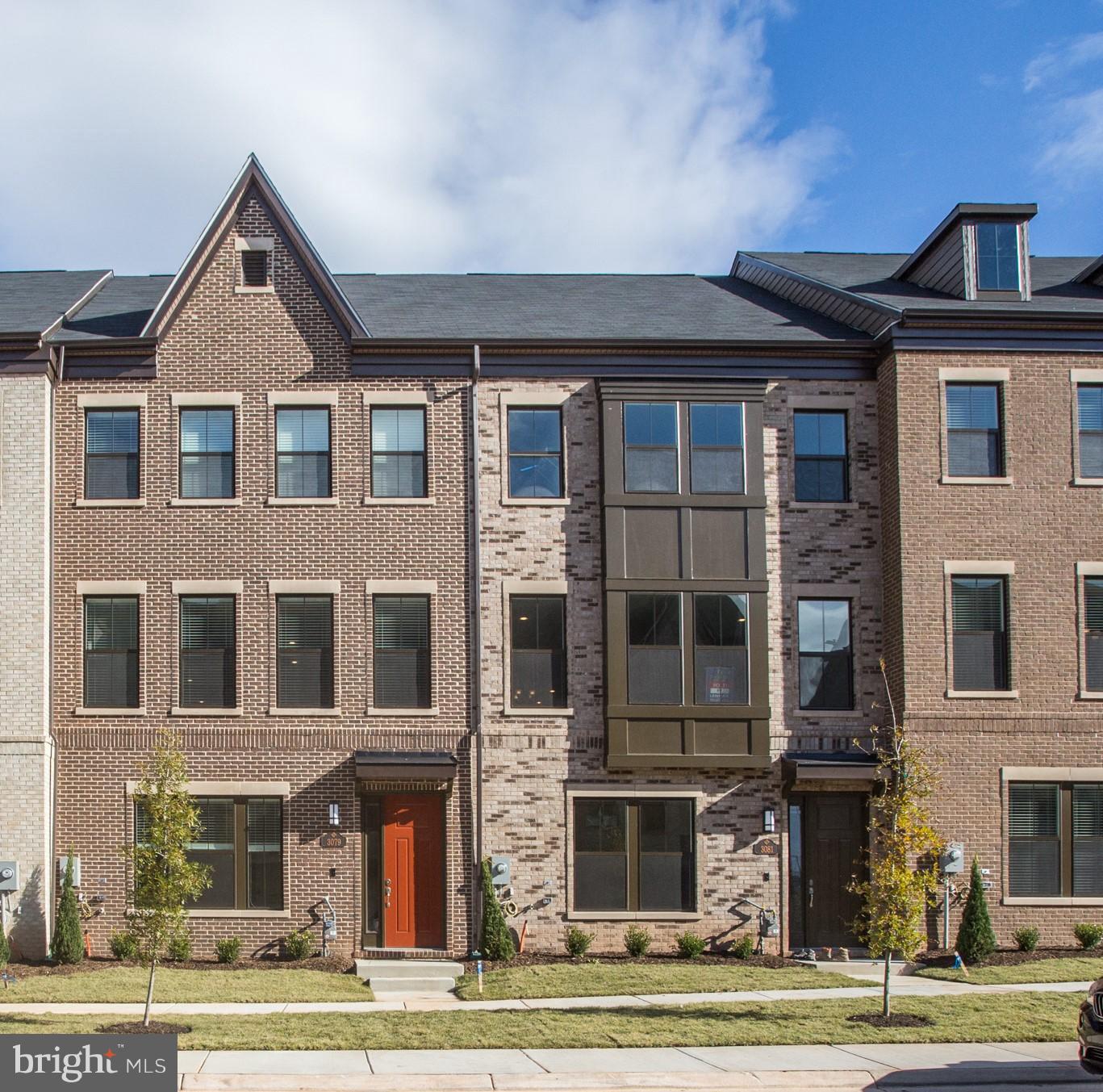 DISCOVERY SQUARE - Residential Lease