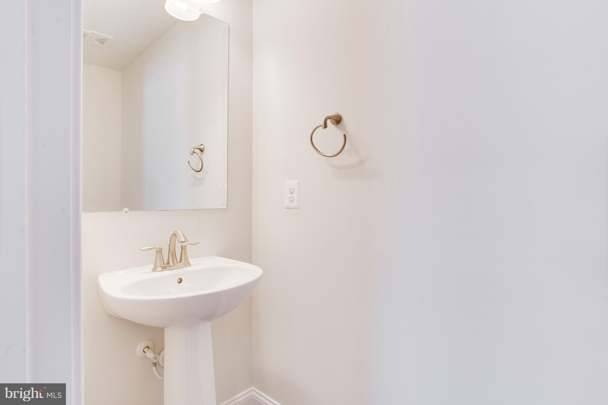 DISCOVERY SQUARE - Residential Lease