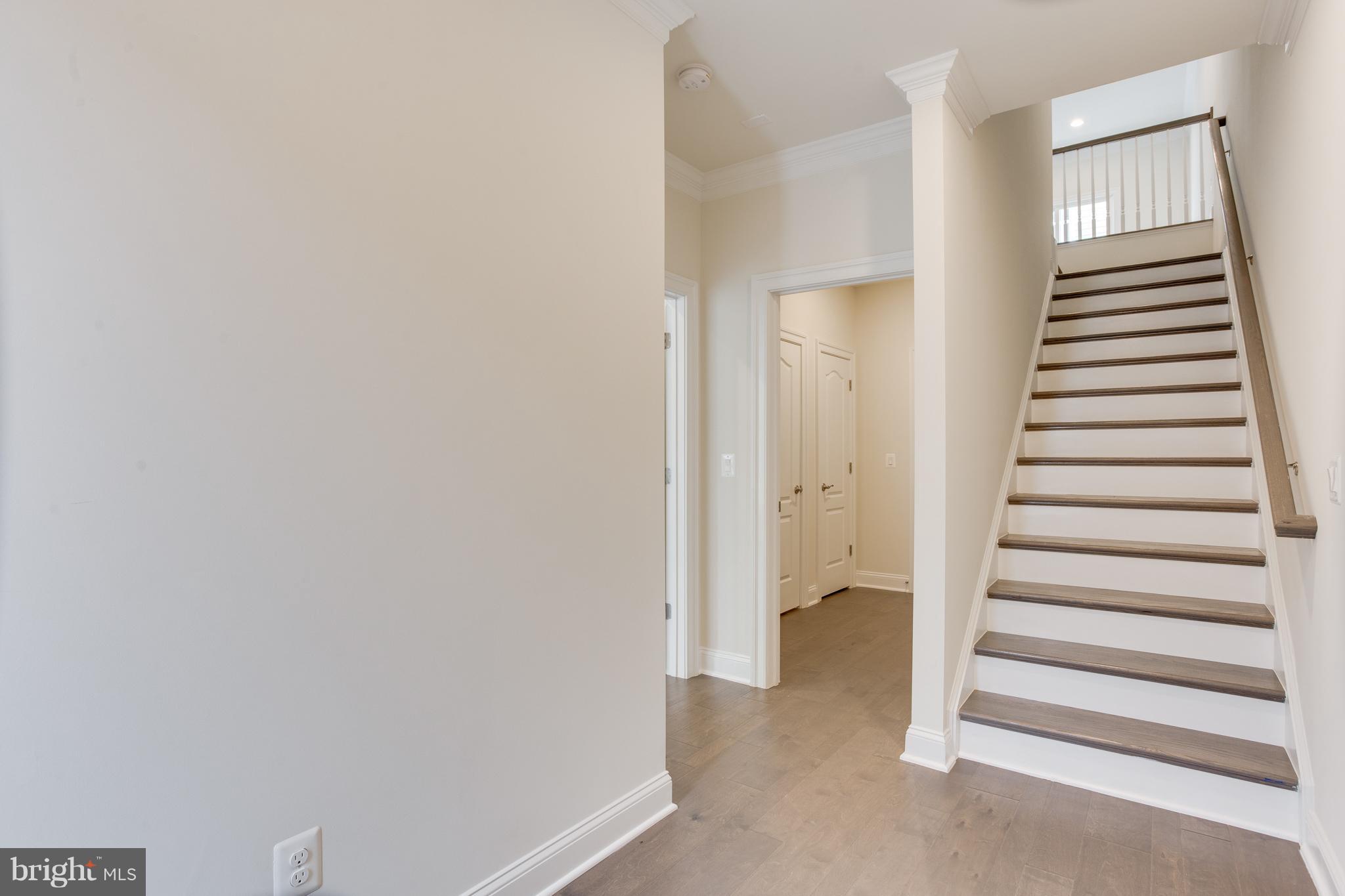 DISCOVERY SQUARE - Residential Lease