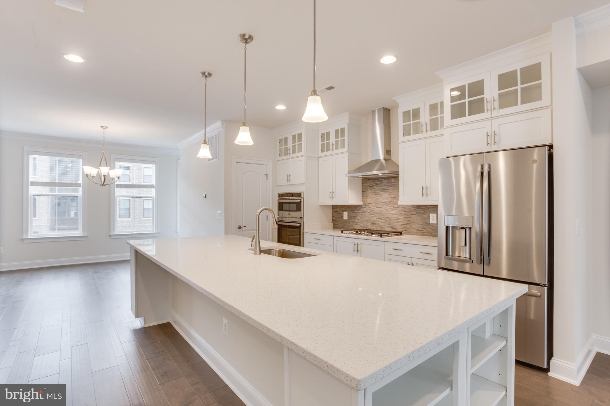 DISCOVERY SQUARE - Residential Lease