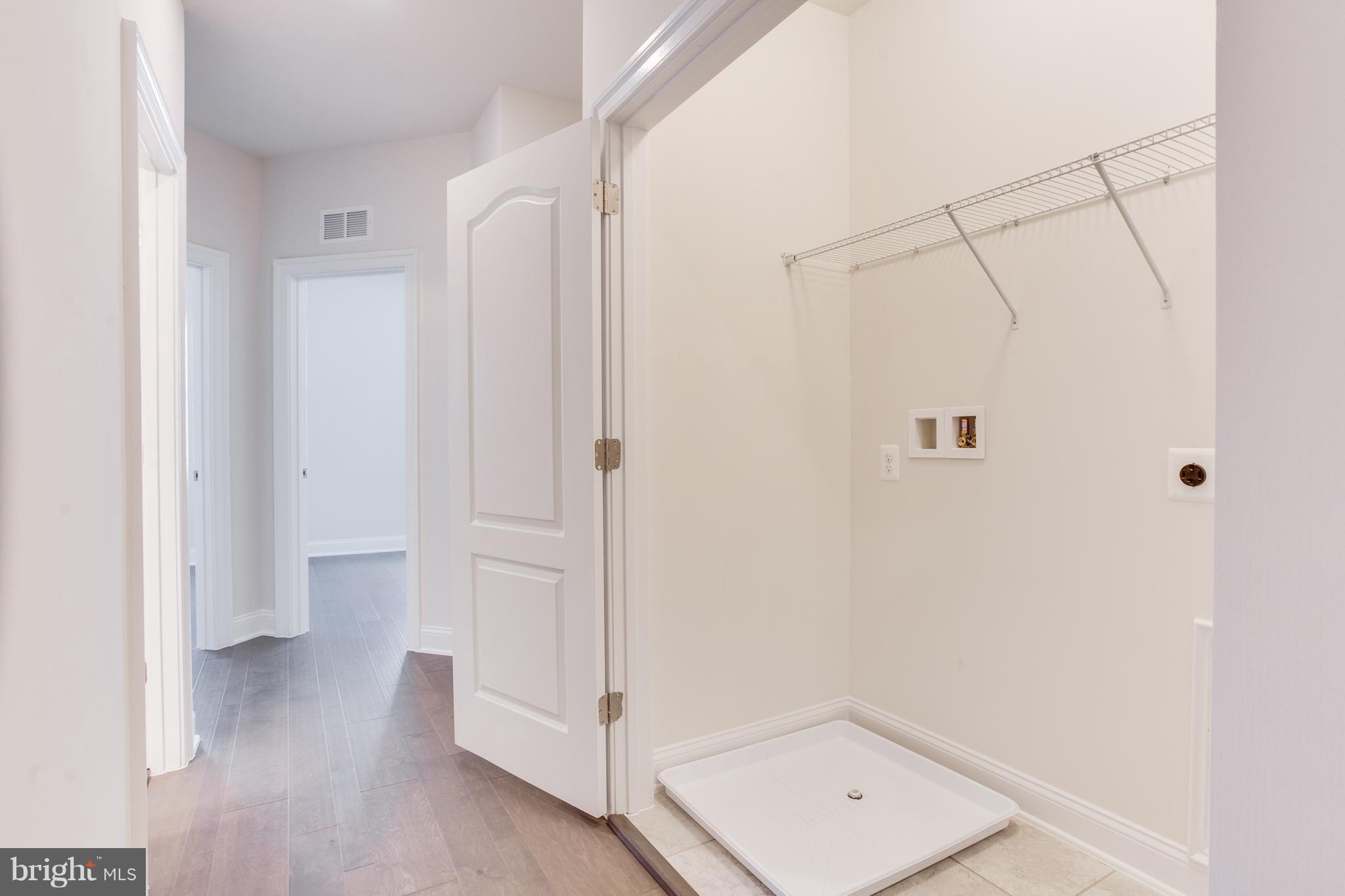 DISCOVERY SQUARE - Residential Lease