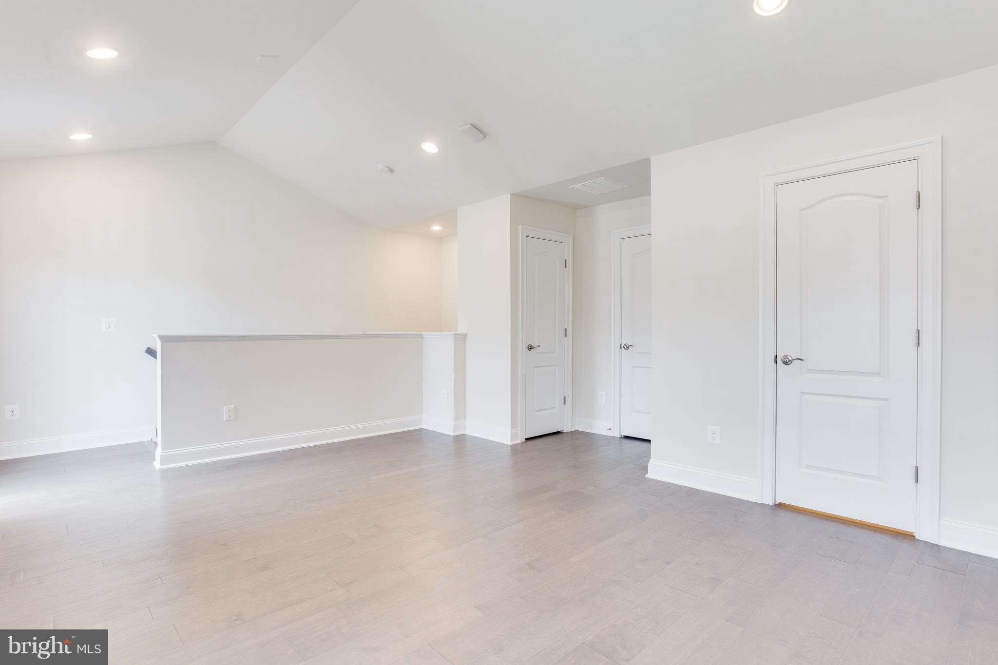 DISCOVERY SQUARE - Residential Lease