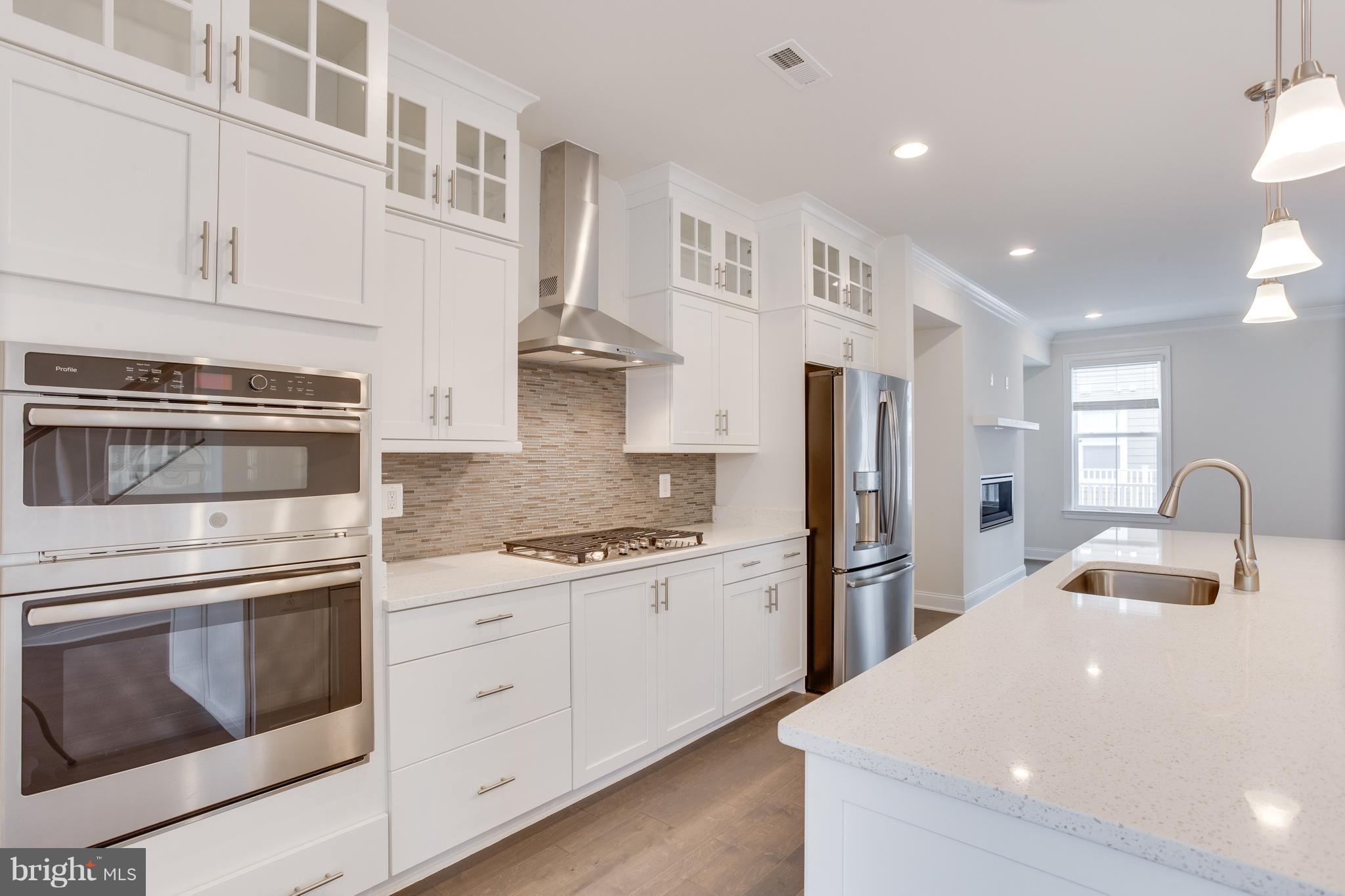 DISCOVERY SQUARE - Residential Lease