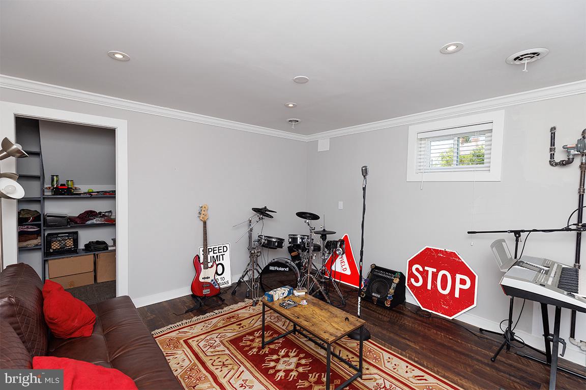 MILLER ESTATES - Residential Lease