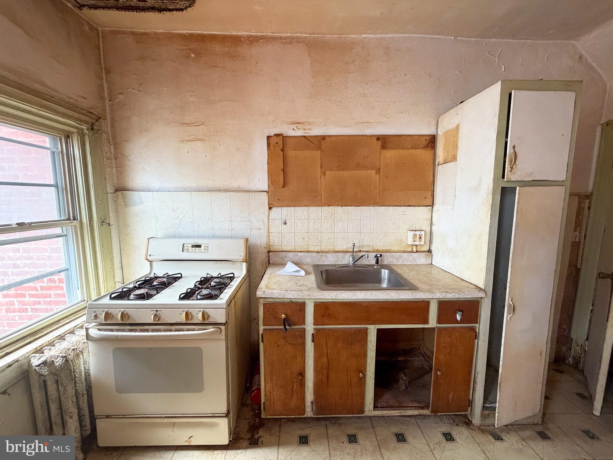 PHILADELPHIA (WEST) - Residential